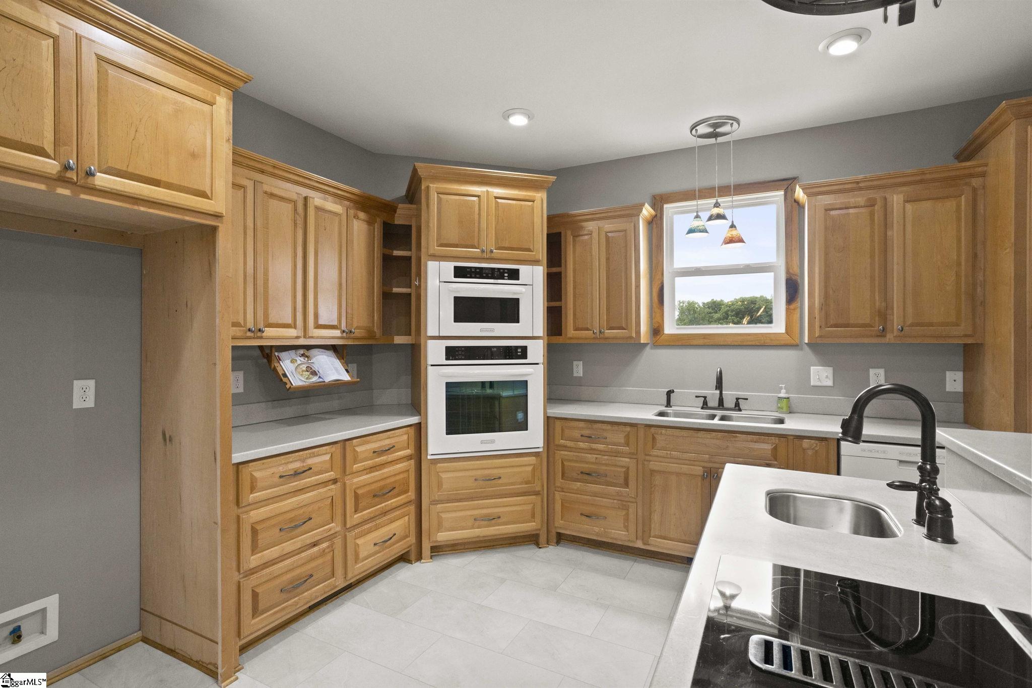 210 Rutledge Lake Road Greenville, SC 29617