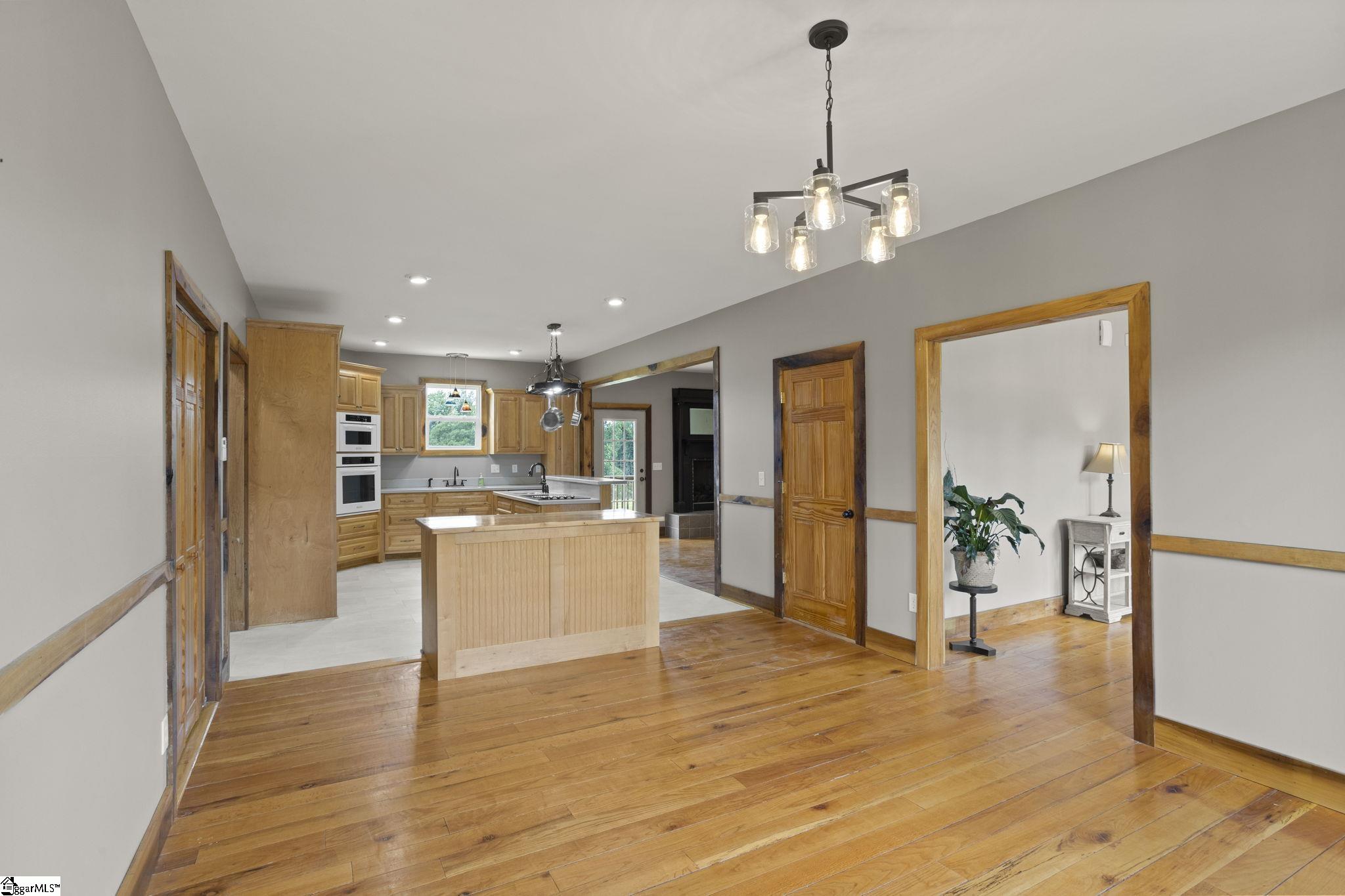 210 Rutledge Lake Road Greenville, SC 29617