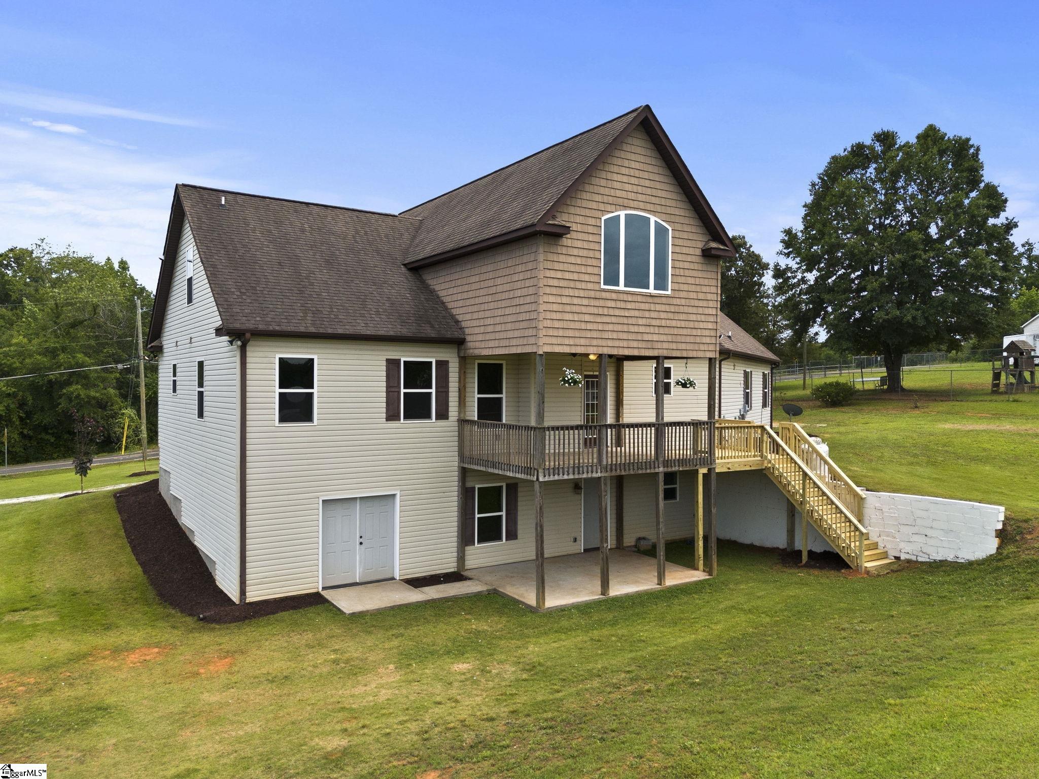 210 Rutledge Lake Road Greenville, SC 29617
