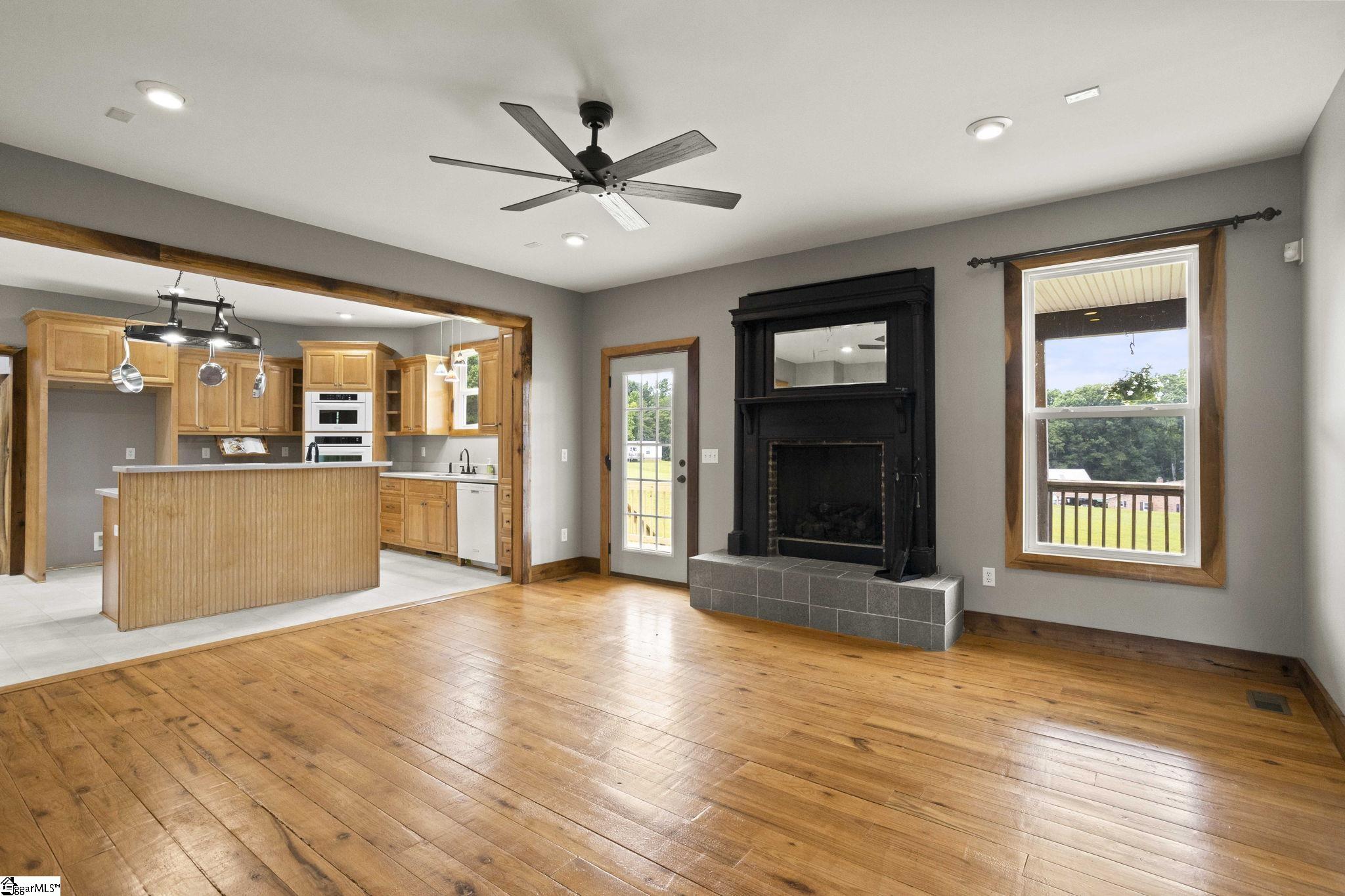 210 Rutledge Lake Road Greenville, SC 29617