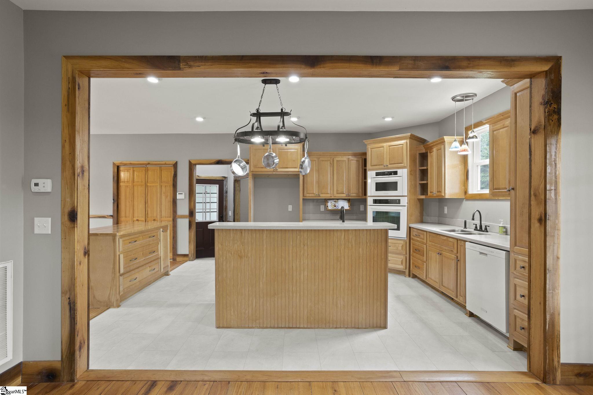 210 Rutledge Lake Road Greenville, SC 29617