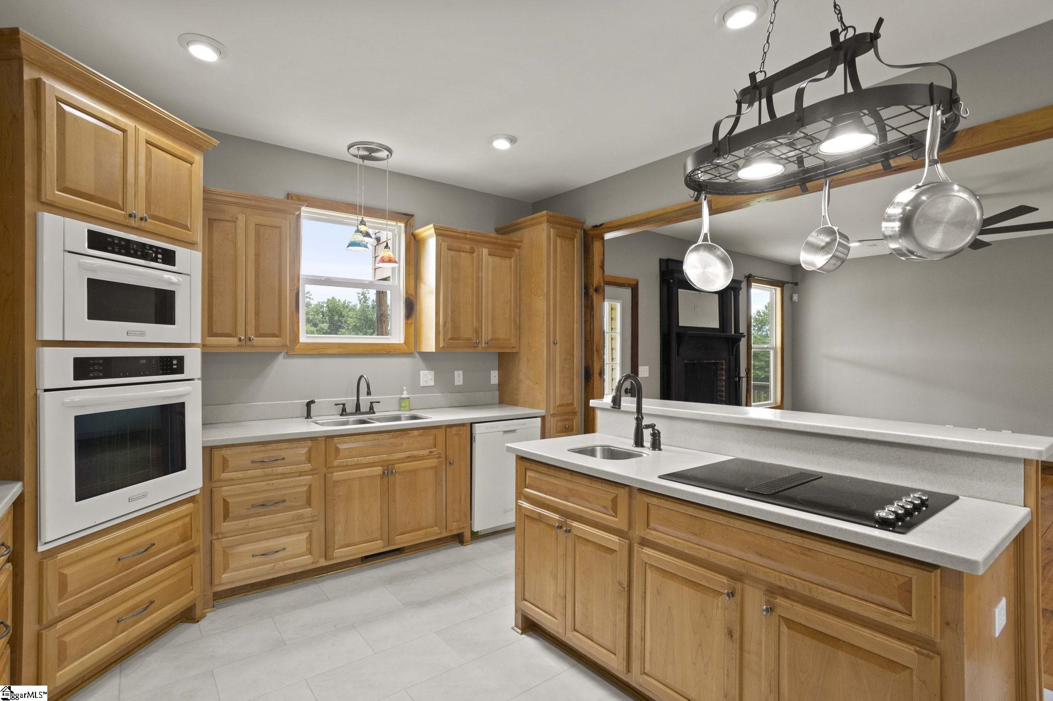 210 Rutledge Lake Road Greenville, SC 29617