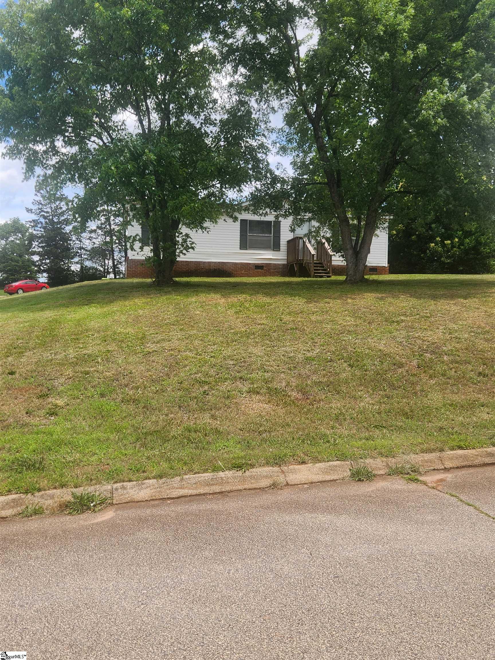 124 Saxon Drive Piedmont, SC 29673