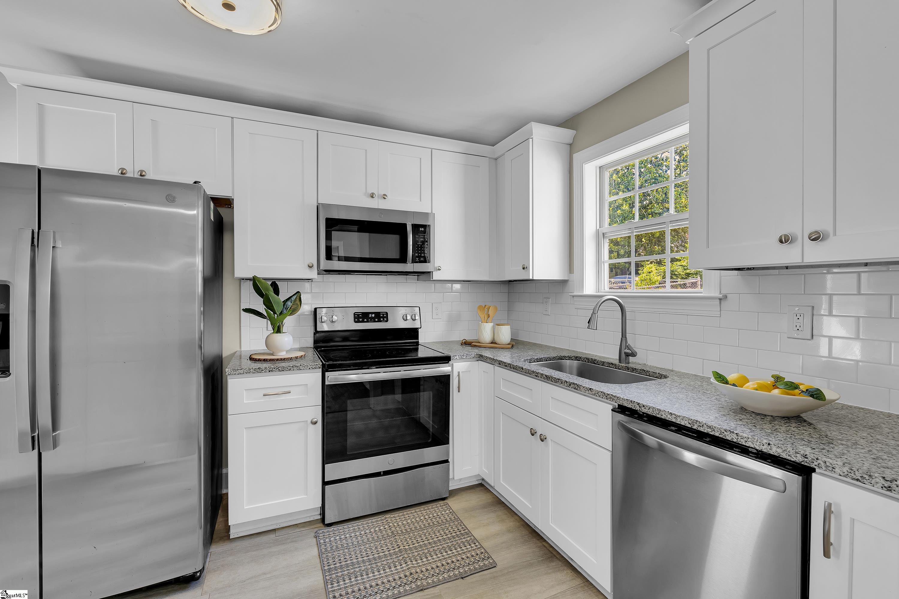141 Pleasant Ridge Avenue Greenville, SC 29605