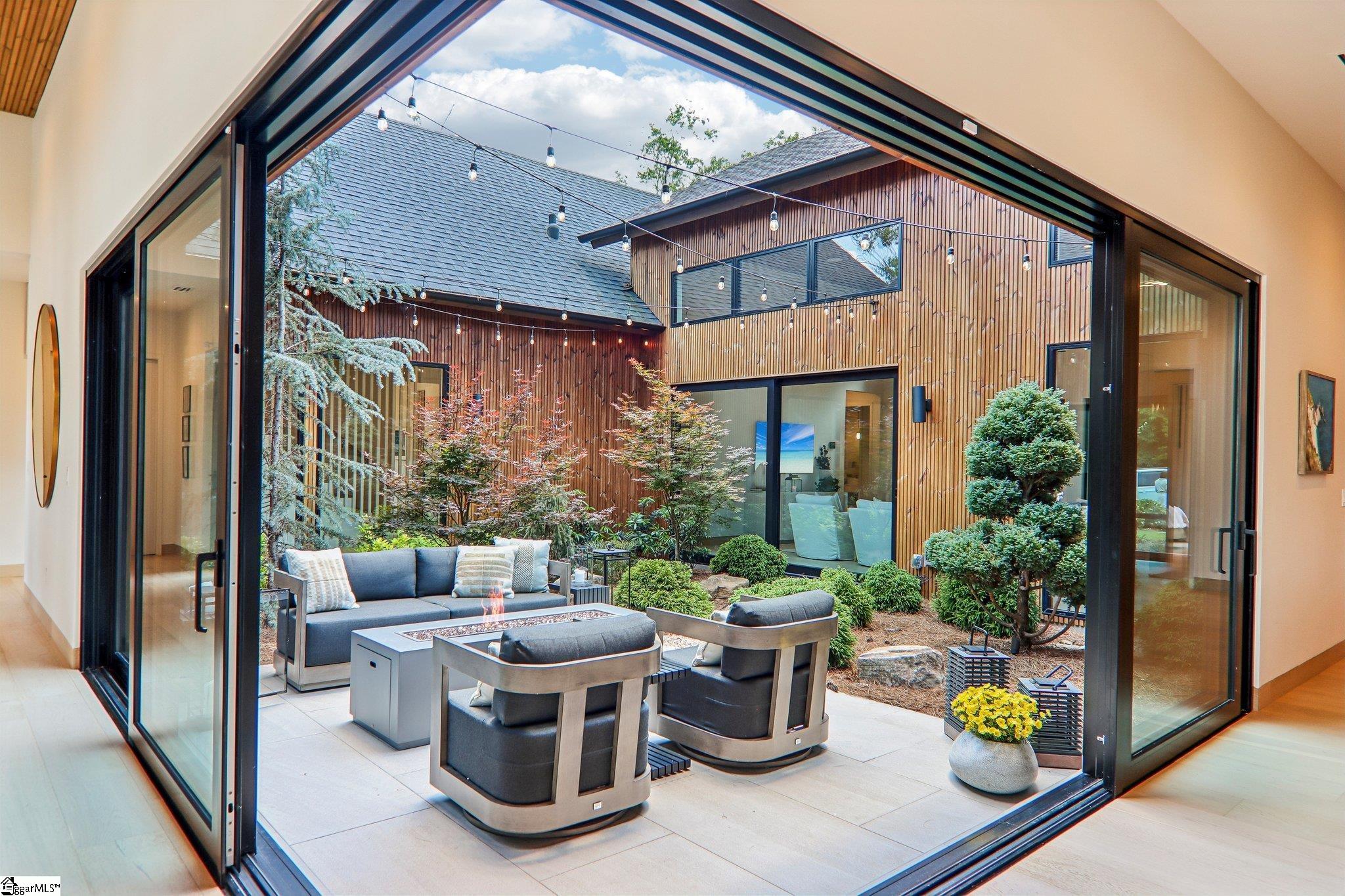 810 Lake View Court Salem, SC 29676