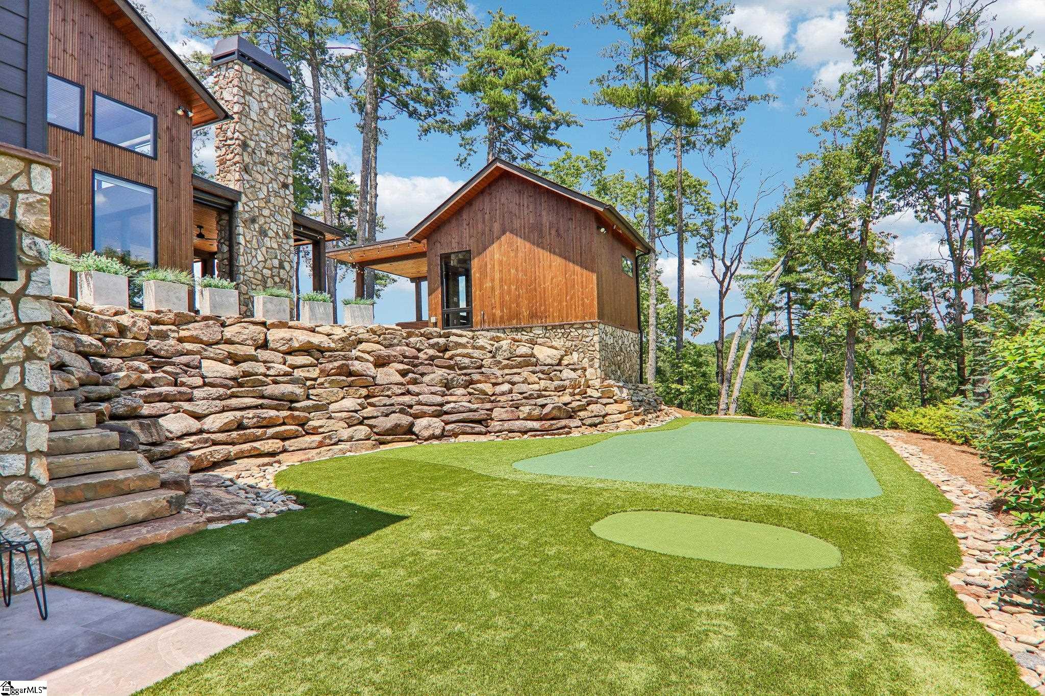 810 Lake View Court Salem, SC 29676