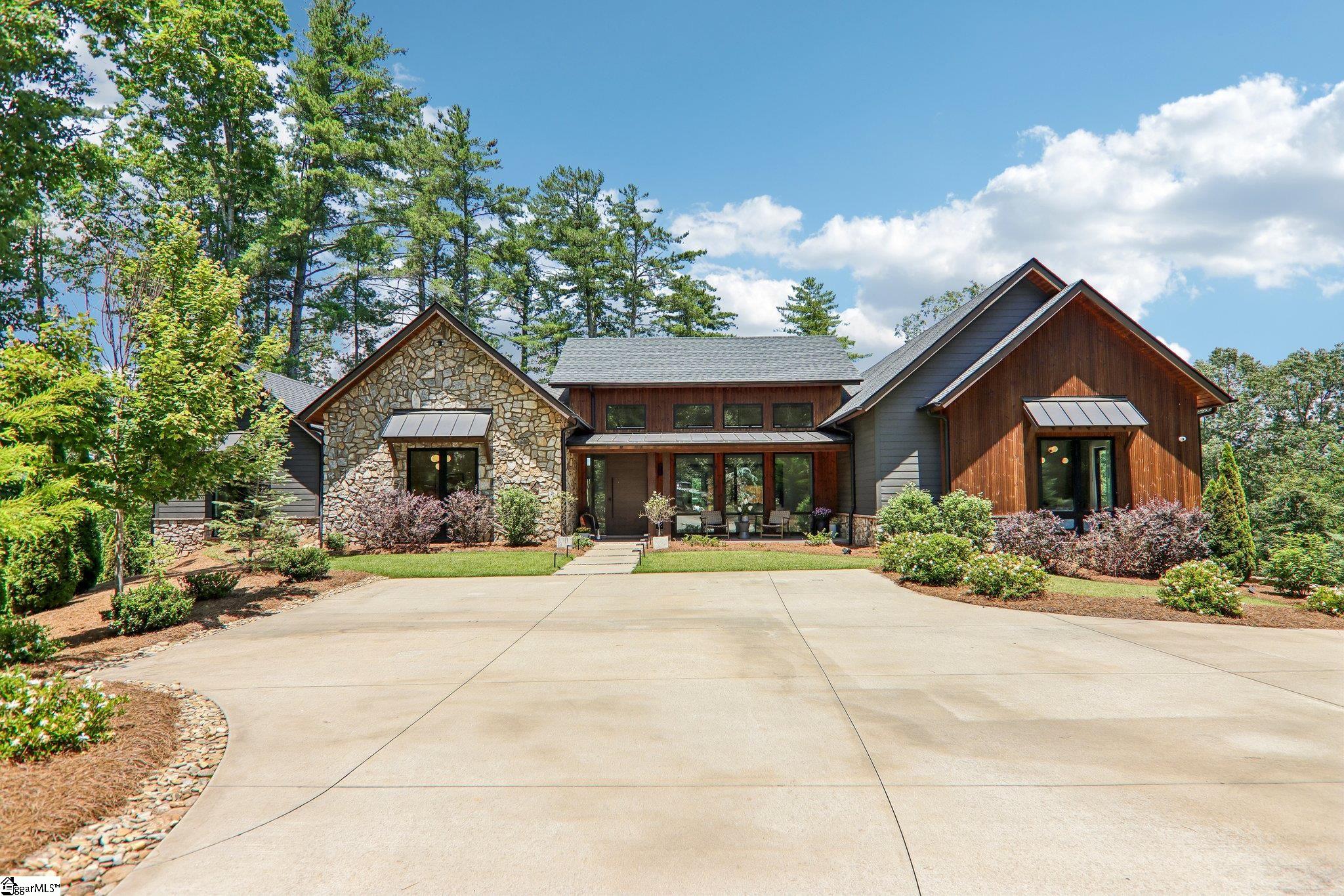 810 Lake View Court Salem, SC 29676