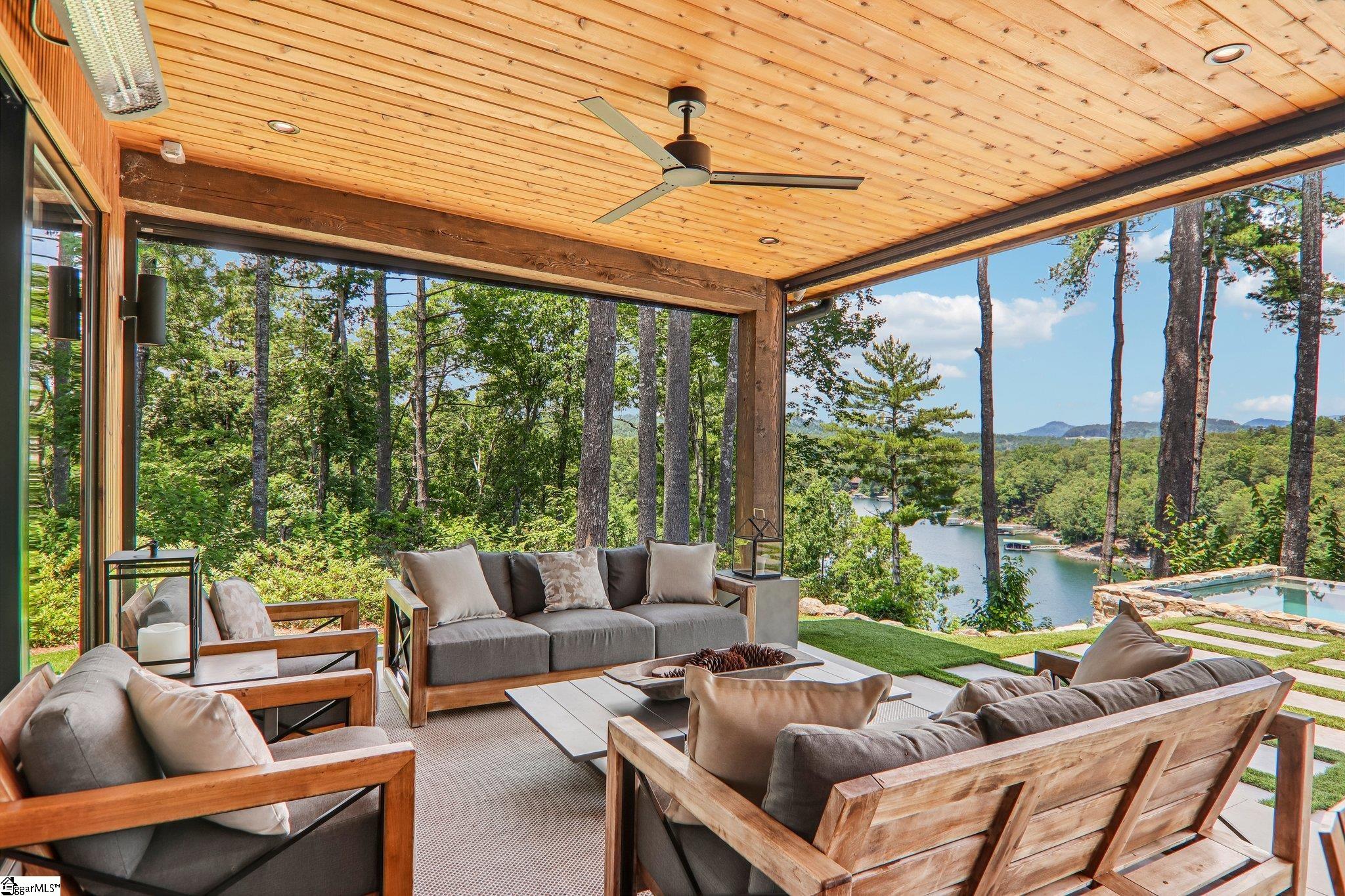 810 Lake View Court Salem, SC 29676