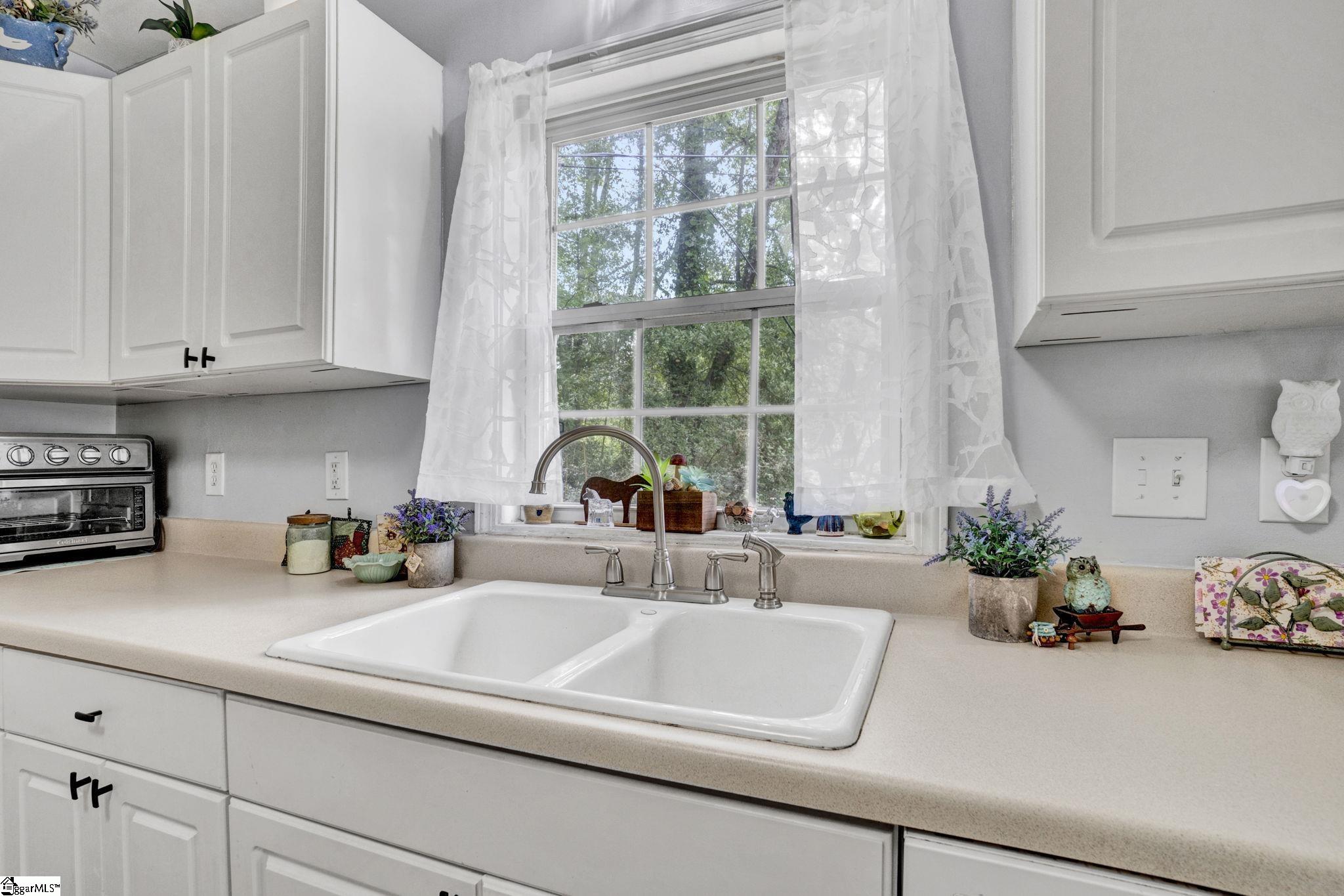 301 S E Street Easley, SC 29640