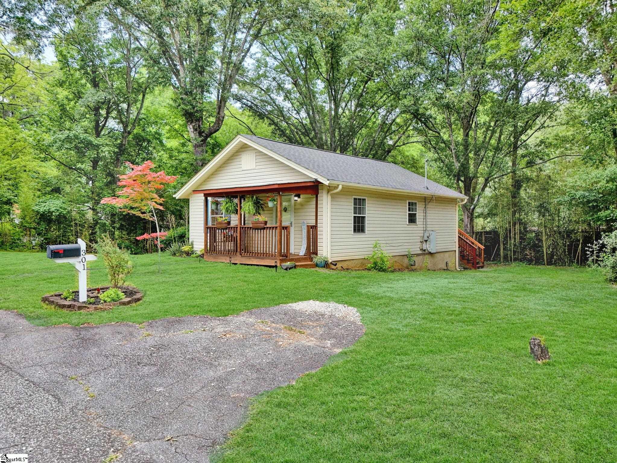 301 S E Street Easley, SC 29640