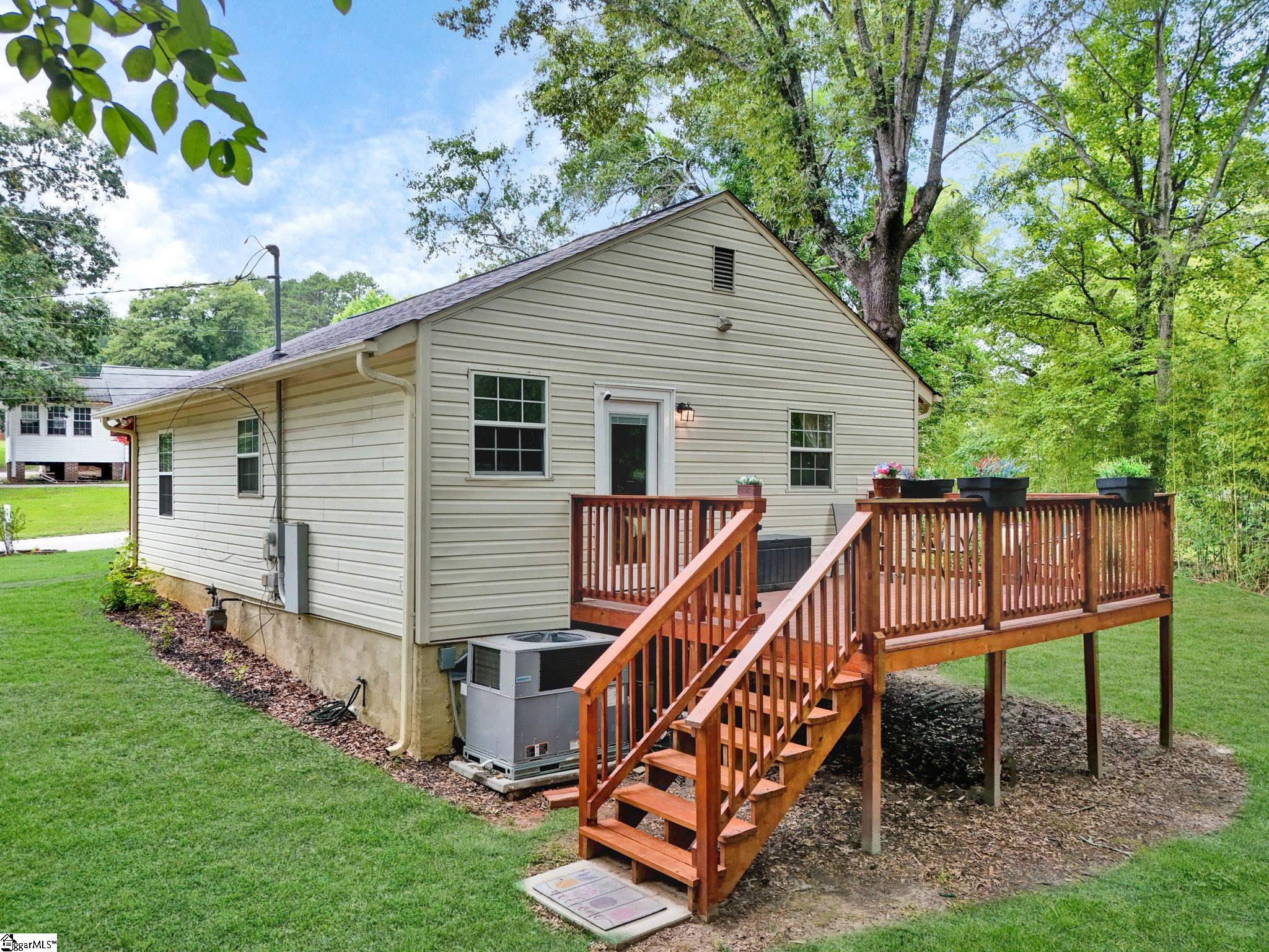 301 S E Street Easley, SC 29640