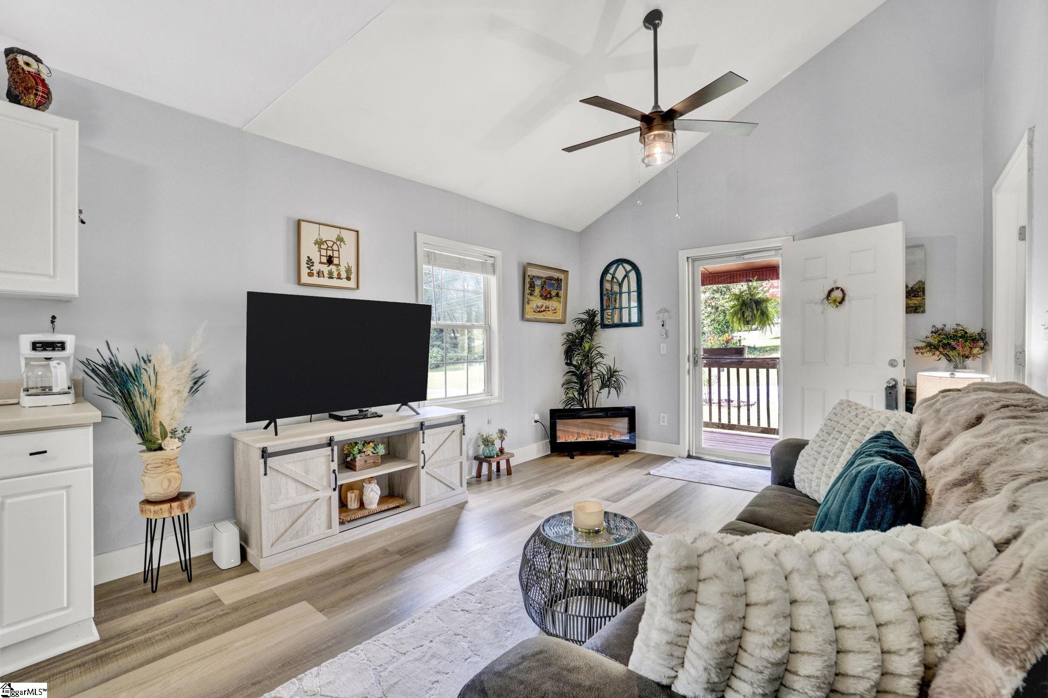 301 S E Street Easley, SC 29640