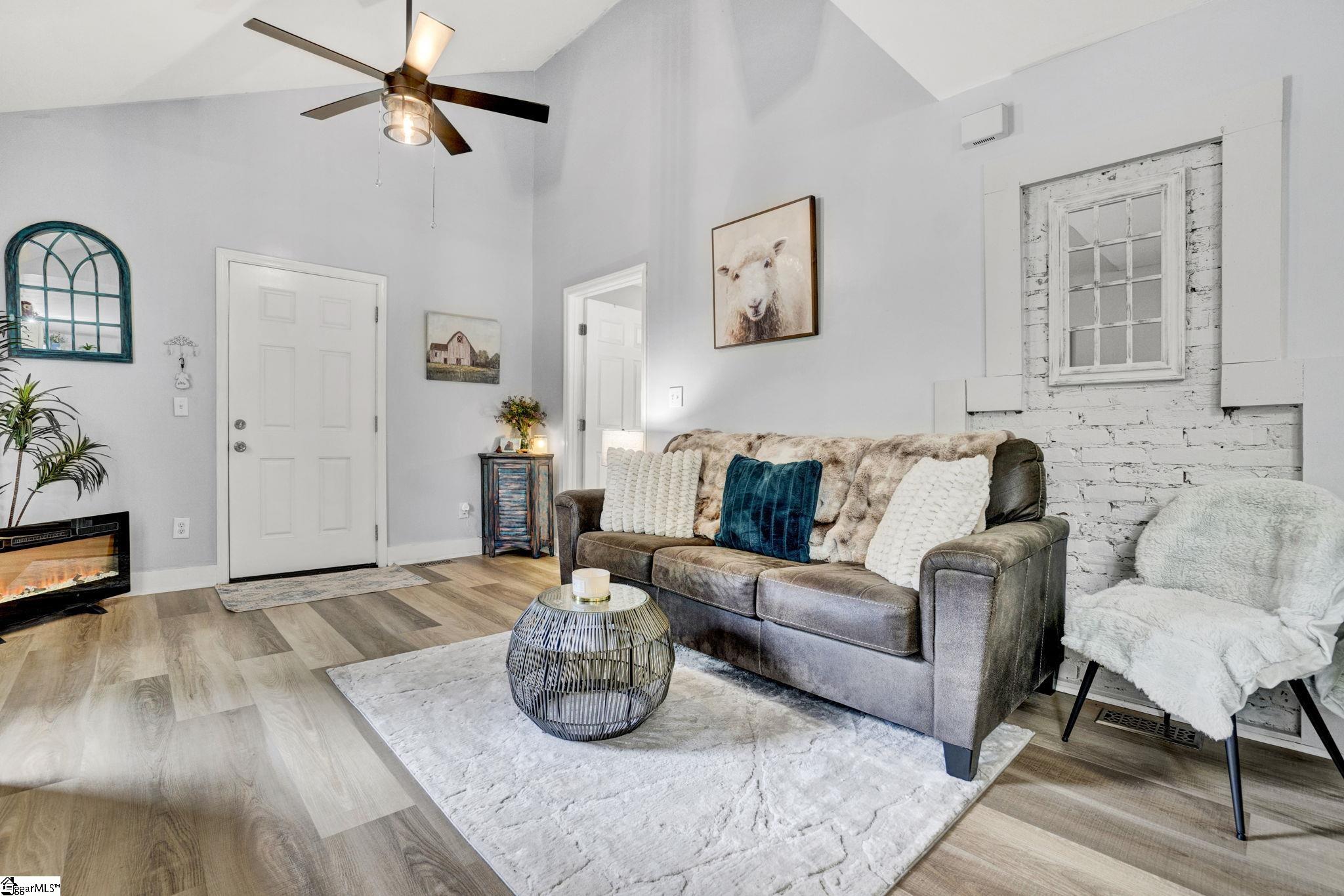 301 S E Street Easley, SC 29640