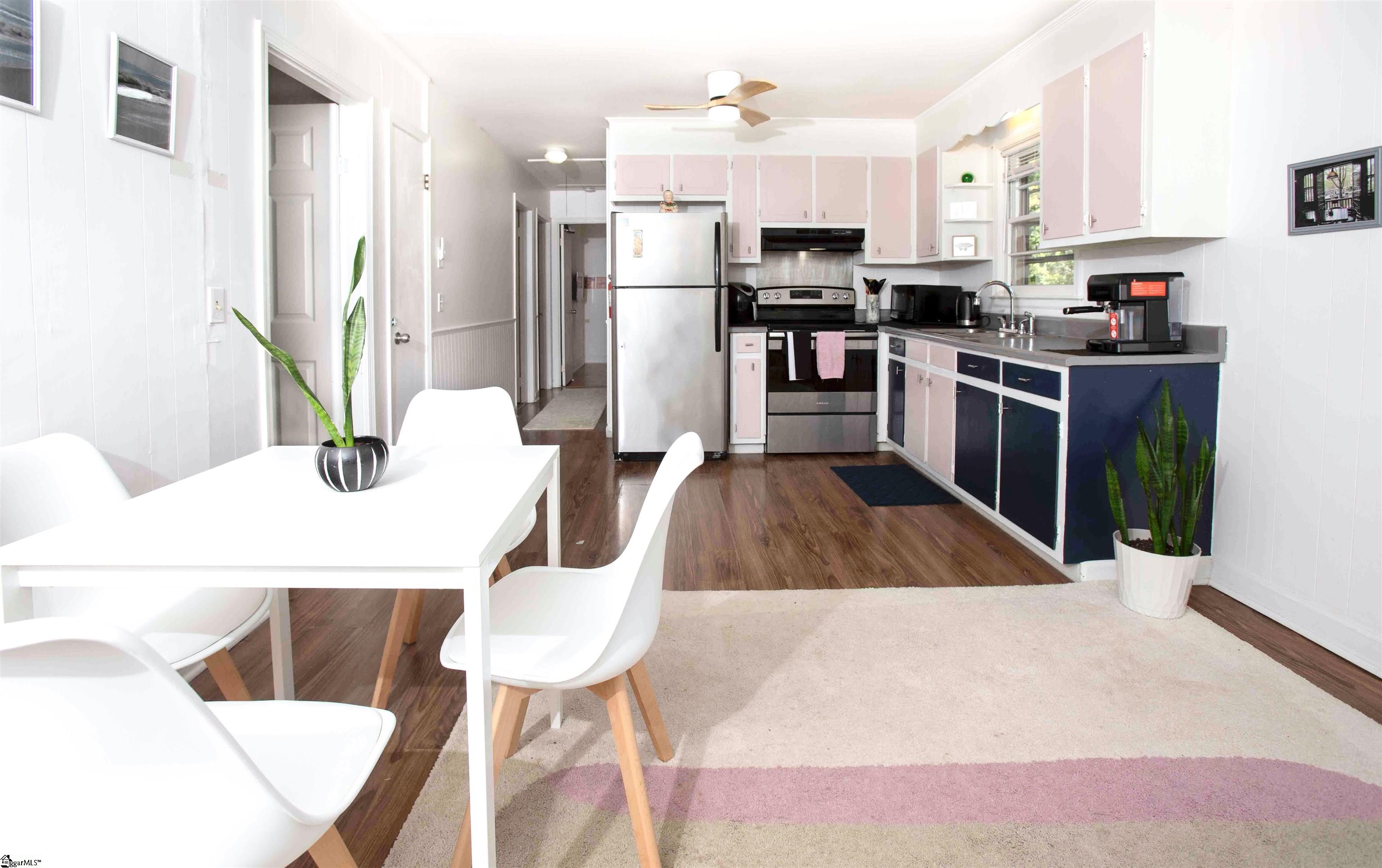 16 Theodore Circle Greenville, SC 29611