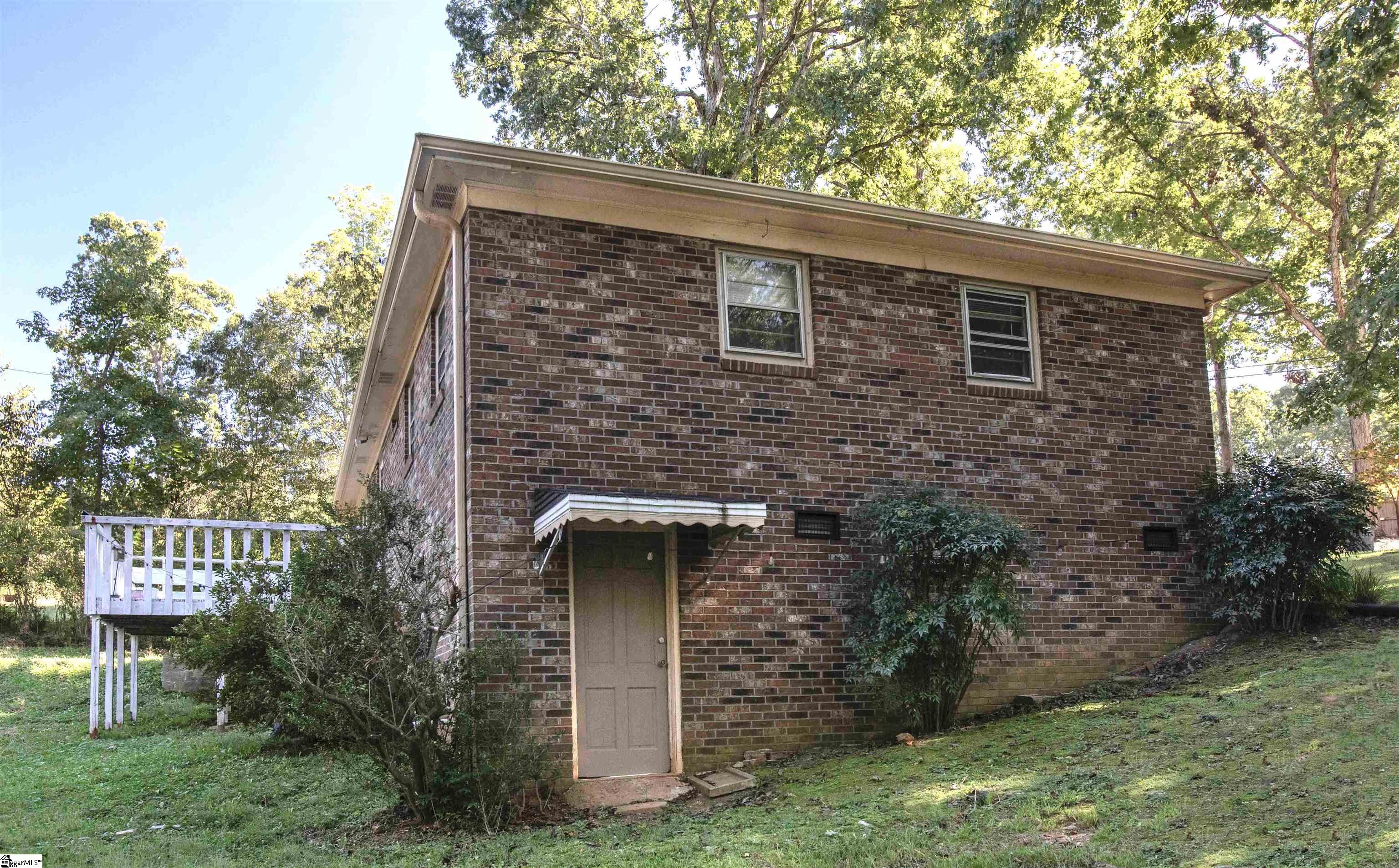 16 Theodore Circle Greenville, SC 29611