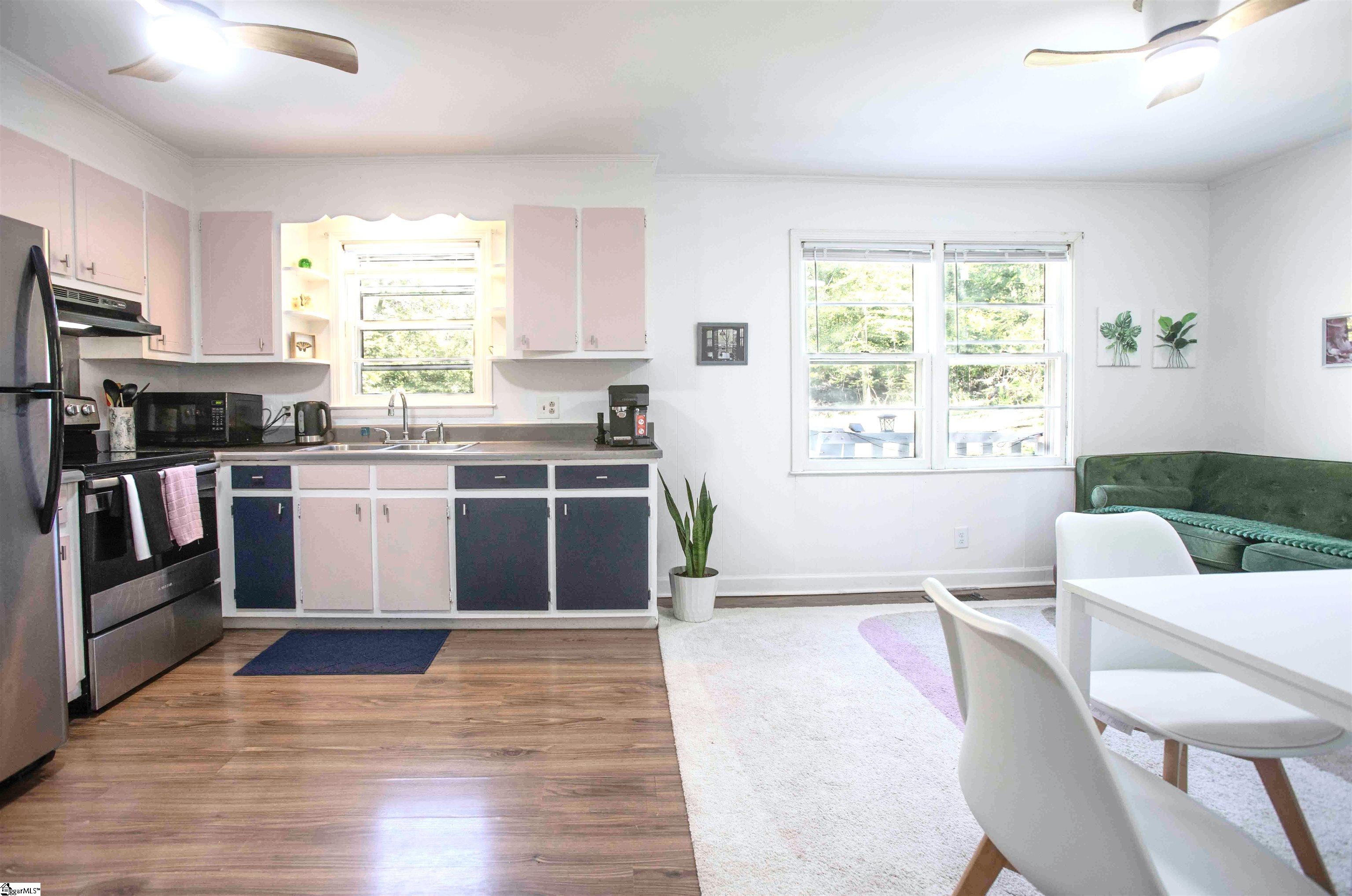 16 Theodore Circle Greenville, SC 29611