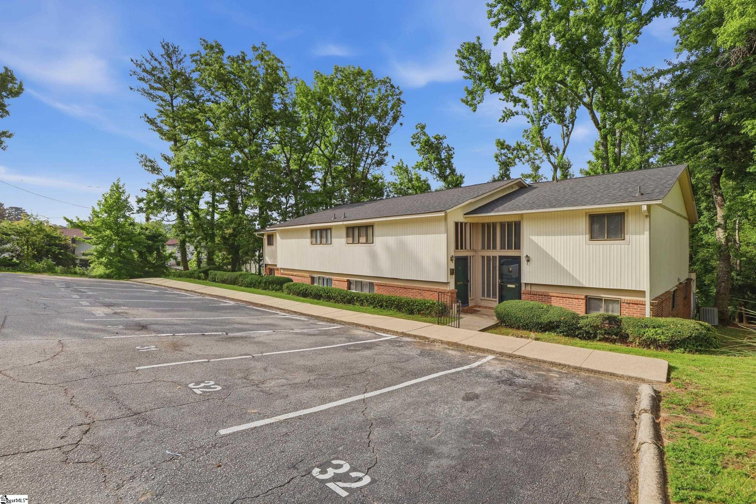 32 Briarglen Place Greenville, SC 29615