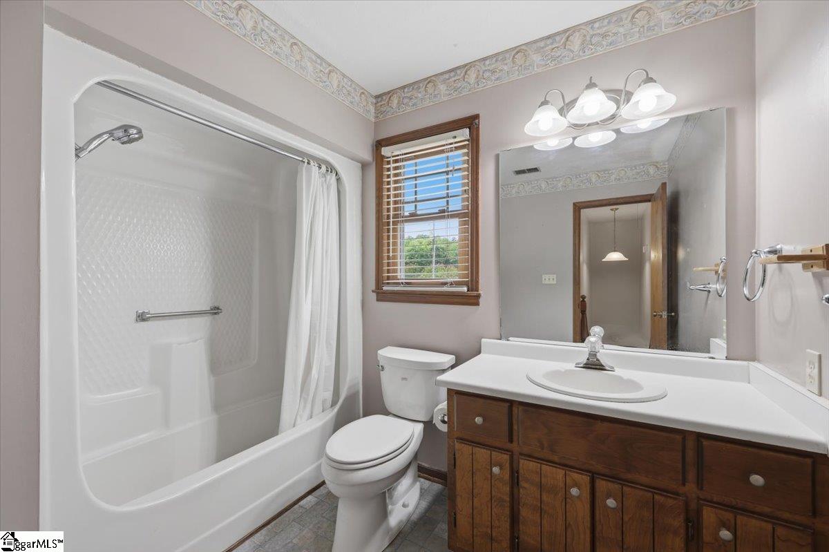 140 Charles Drive Piedmont, SC 29673