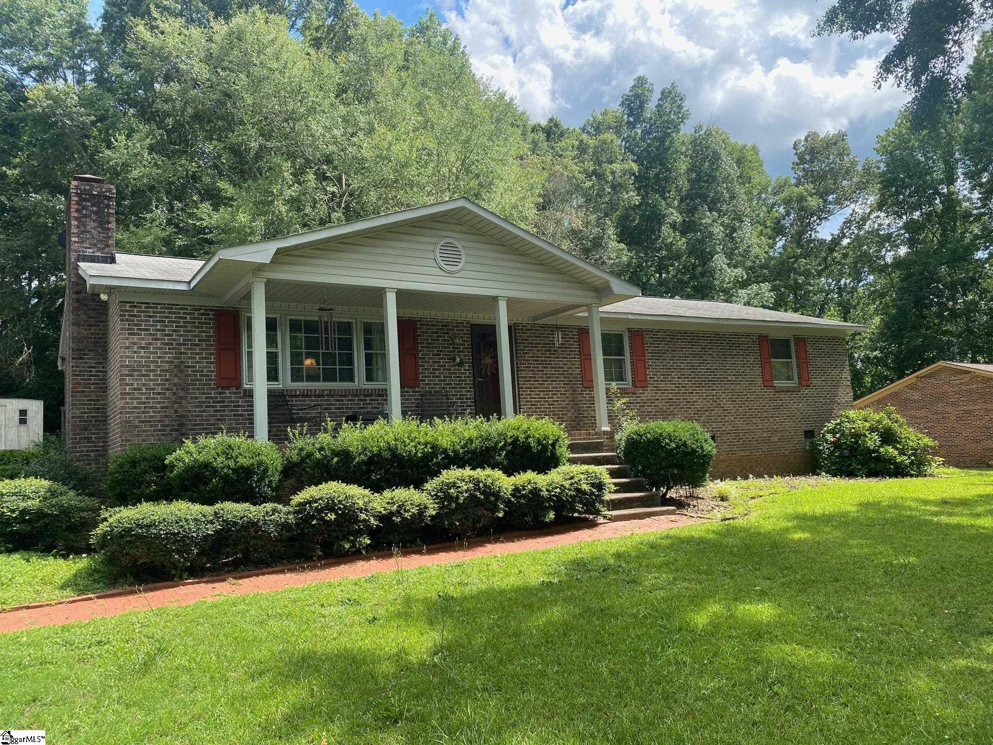 110 Kingston Drive Laurens, SC 29360