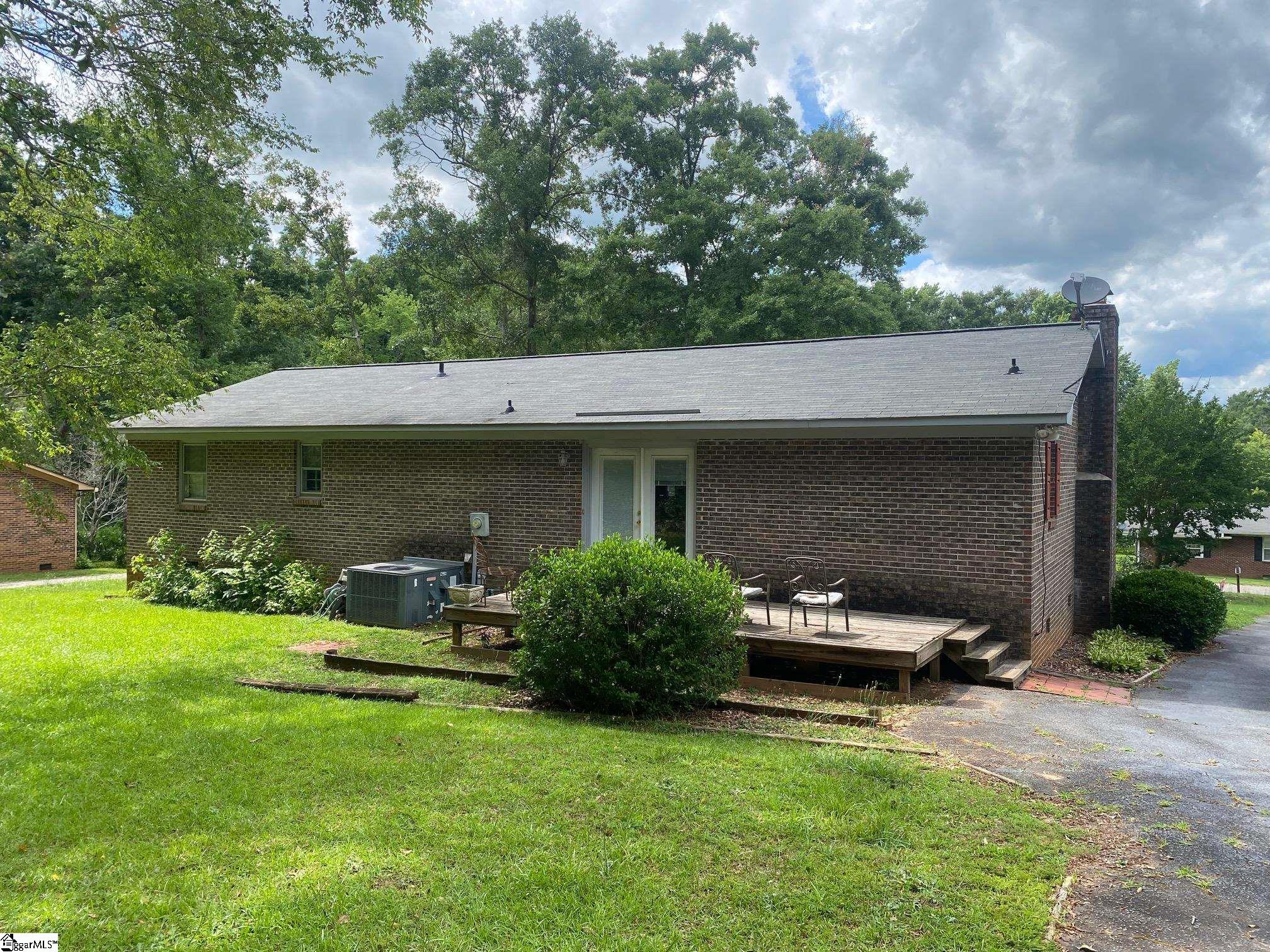 110 Kingston Drive Laurens, SC 29360