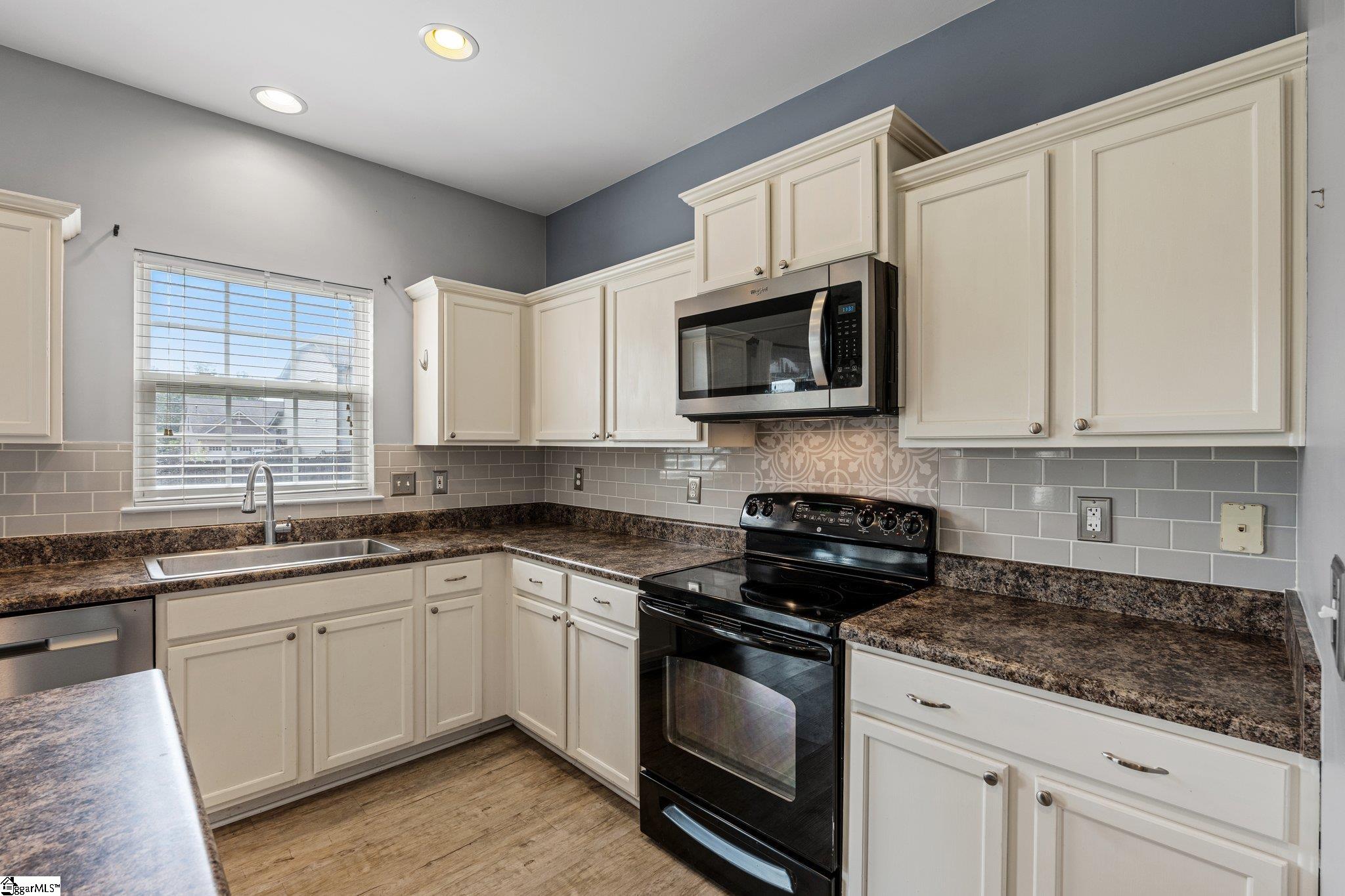27 Madeline Circle Taylors, SC 29687