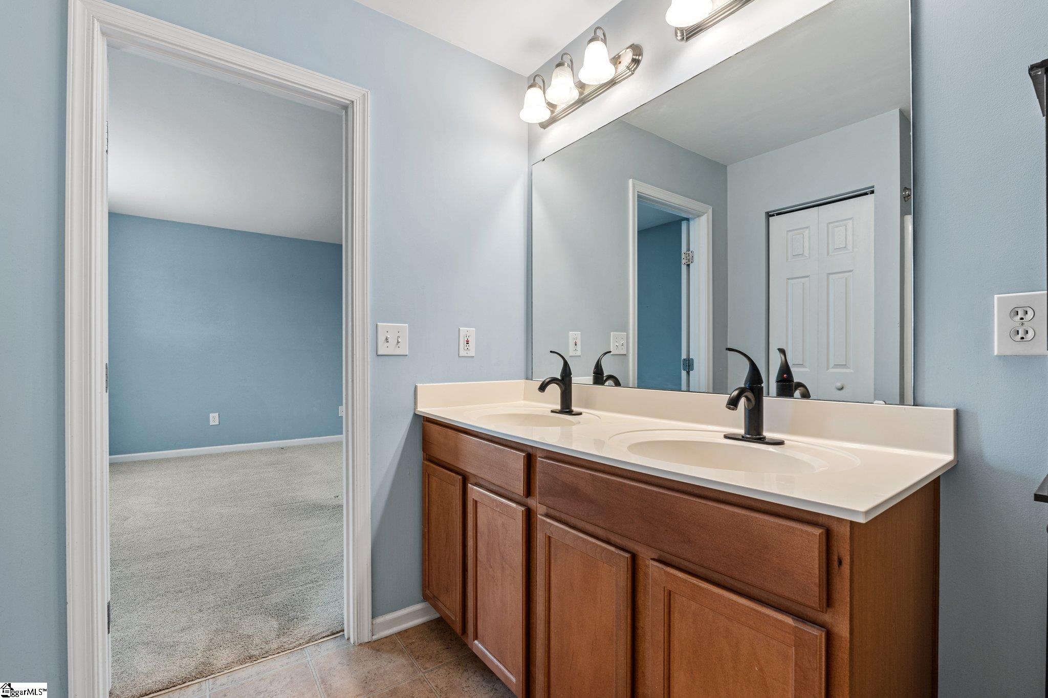 27 Madeline Circle Taylors, SC 29687
