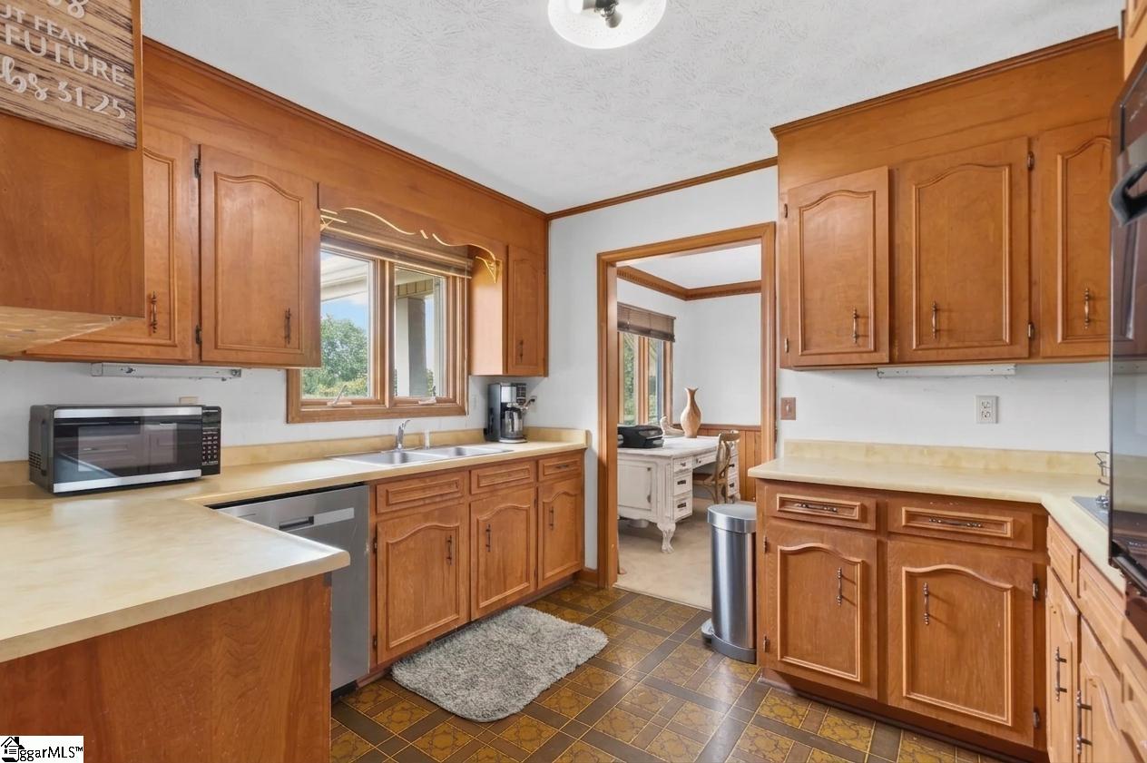 122 Mountain View Drive Pickens, SC 28671