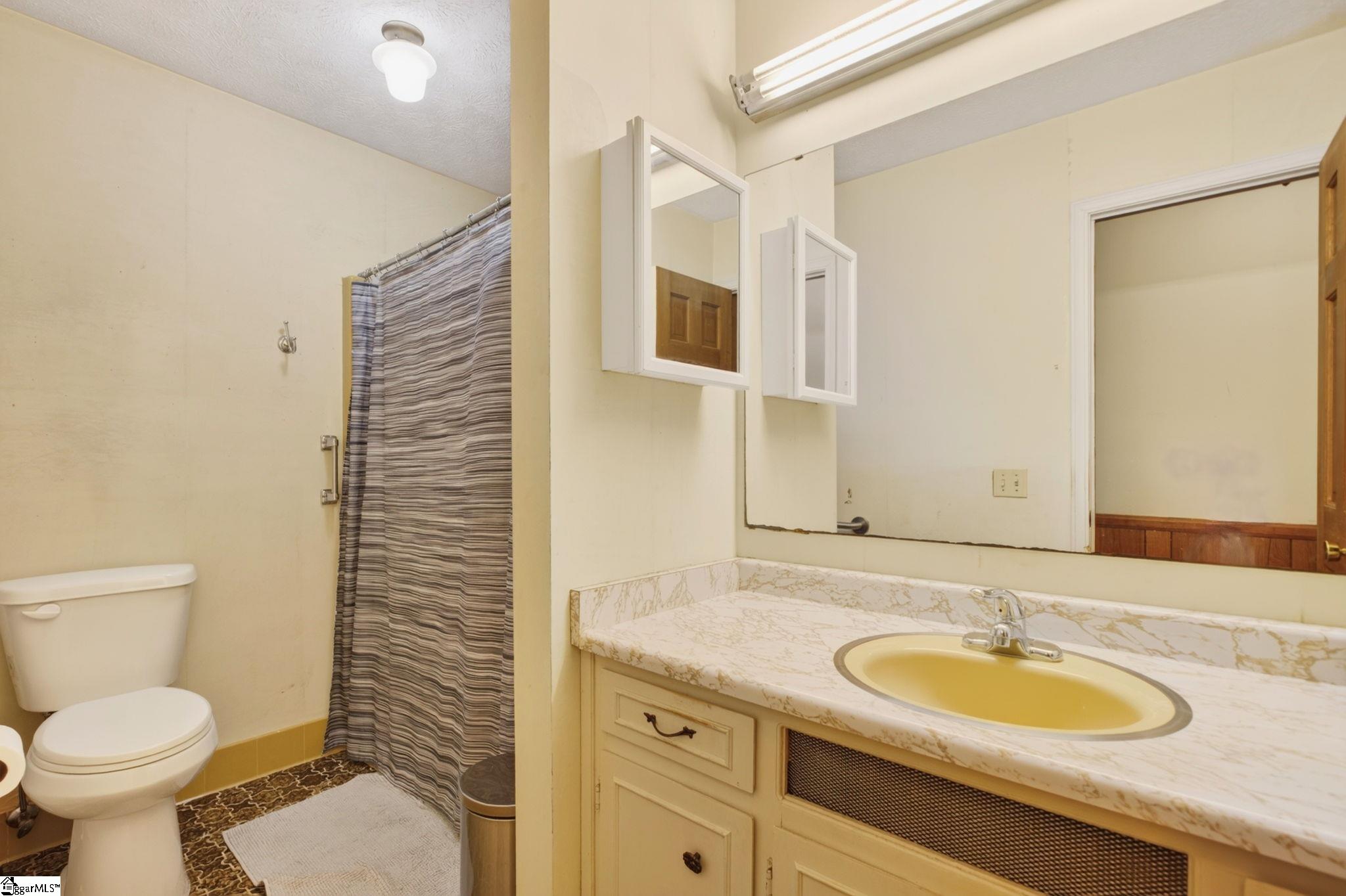 122 Mountain View Drive Pickens, SC 28671