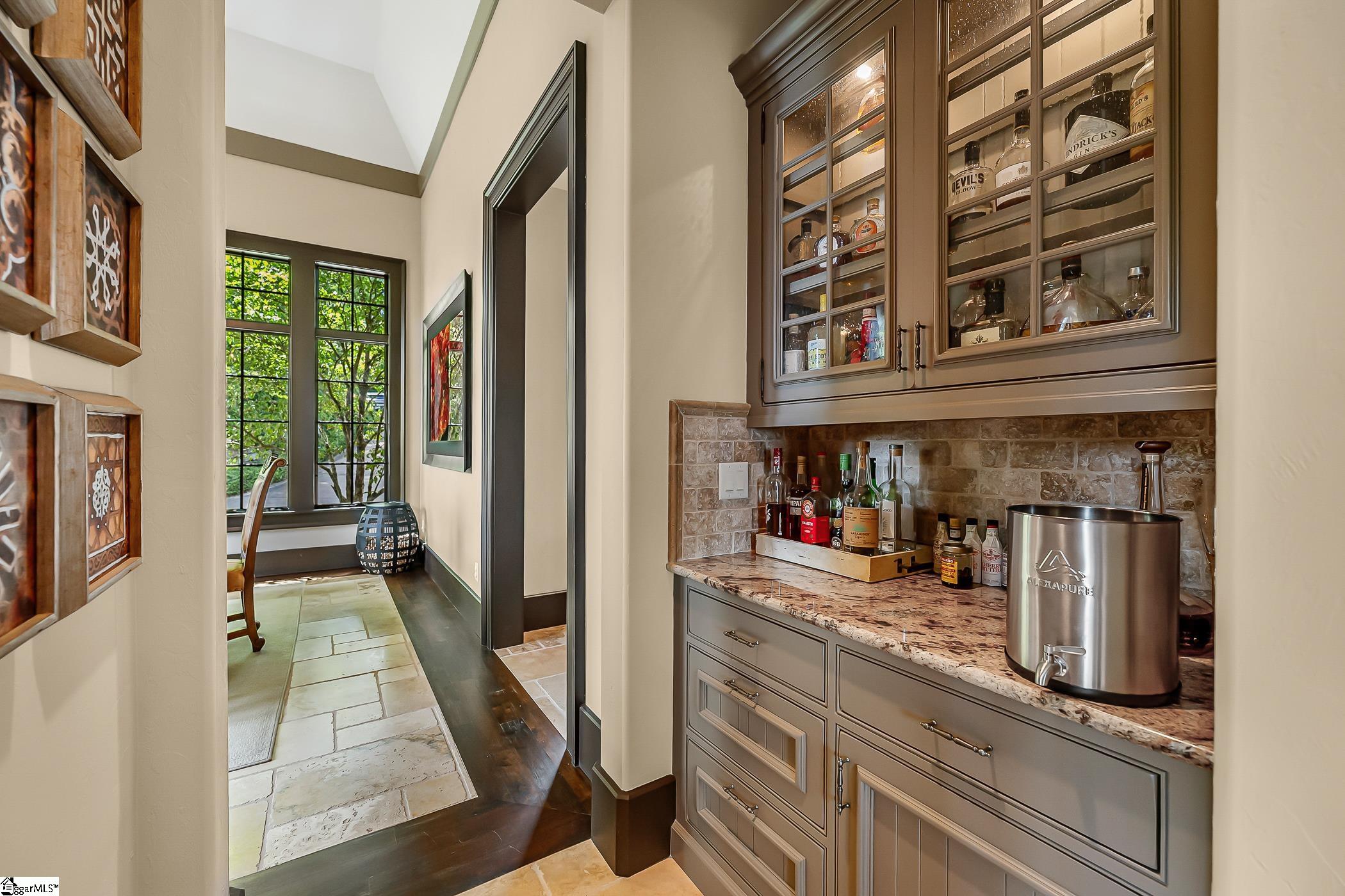 29 High Cliffe Way Landrum, SC 29356