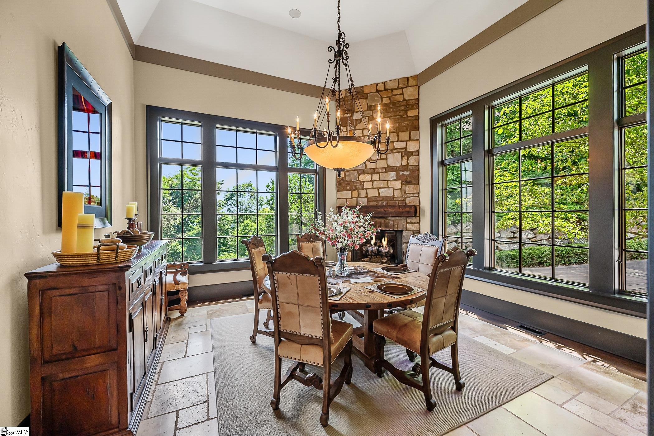 29 High Cliffe Way Landrum, SC 29356