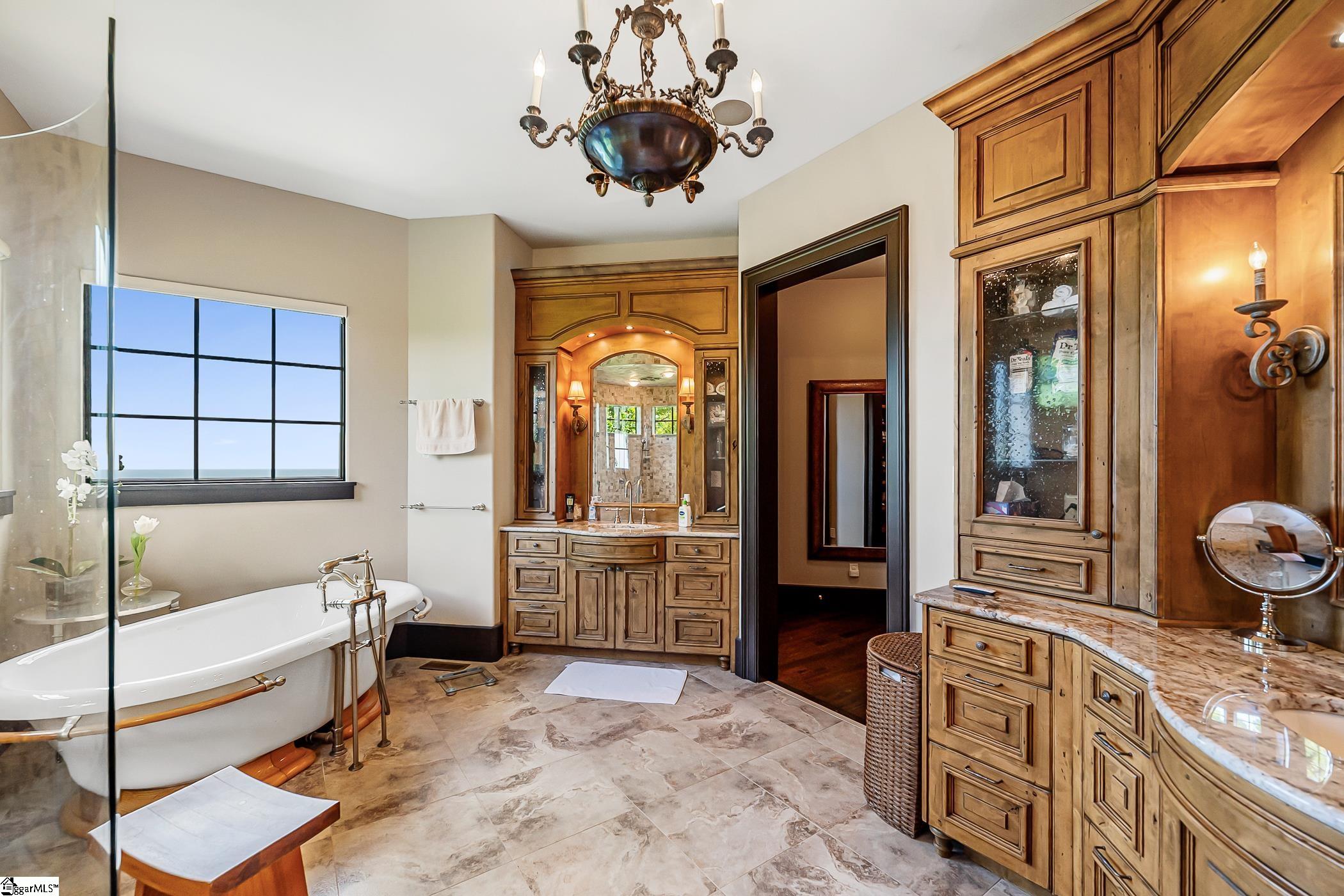 29 High Cliffe Way Landrum, SC 29356