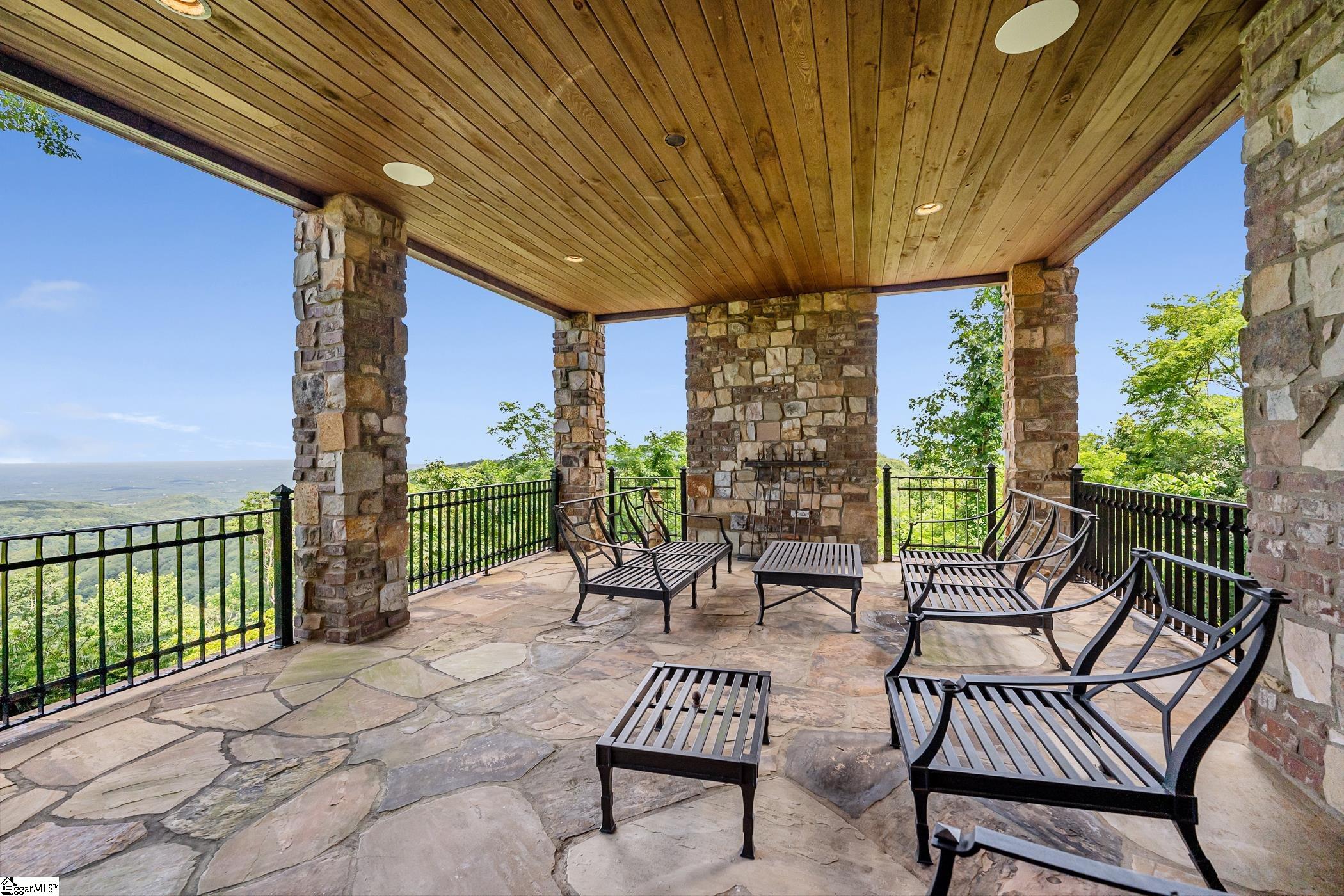 29 High Cliffe Way Landrum, SC 29356