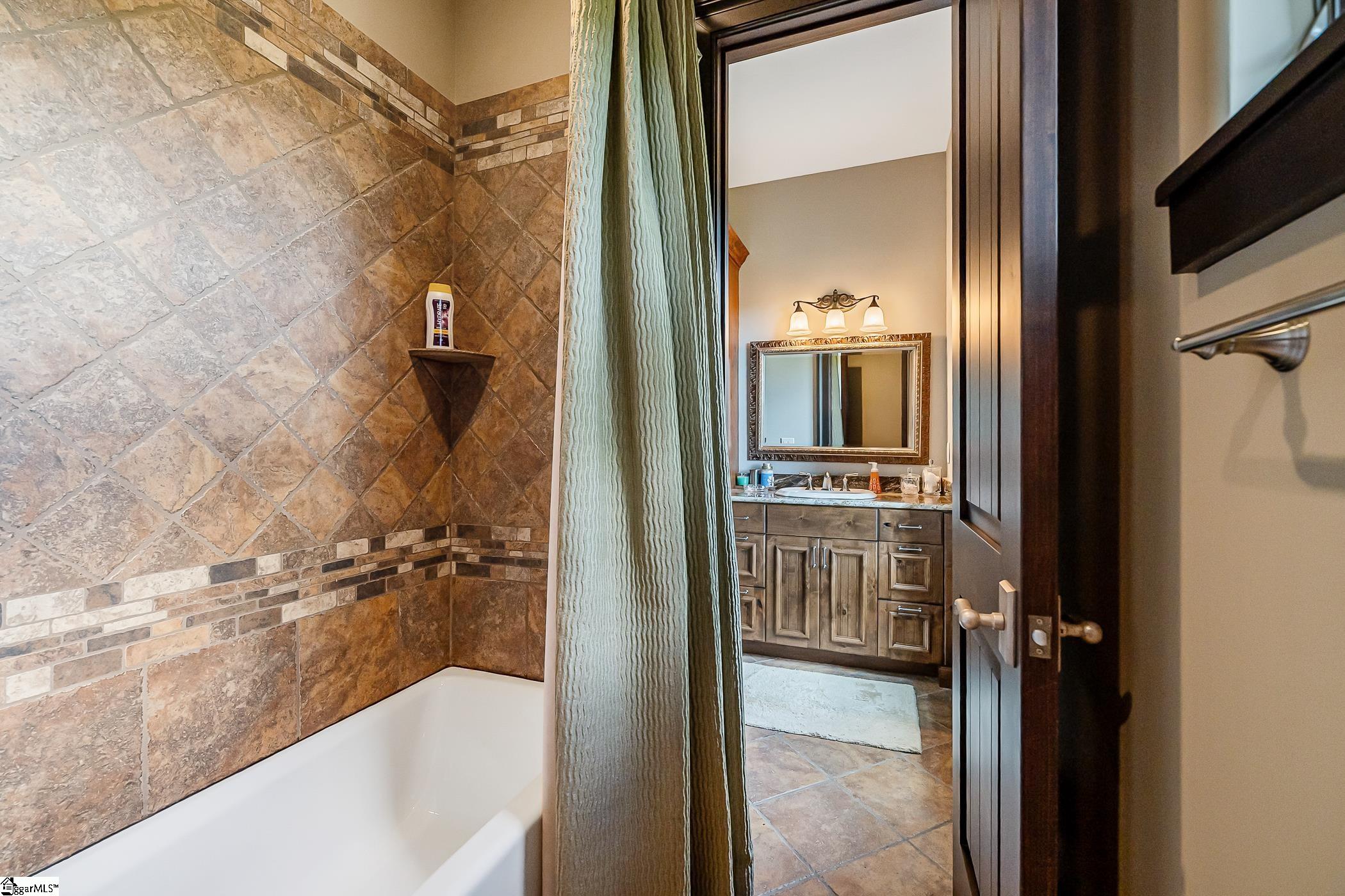 29 High Cliffe Way Landrum, SC 29356