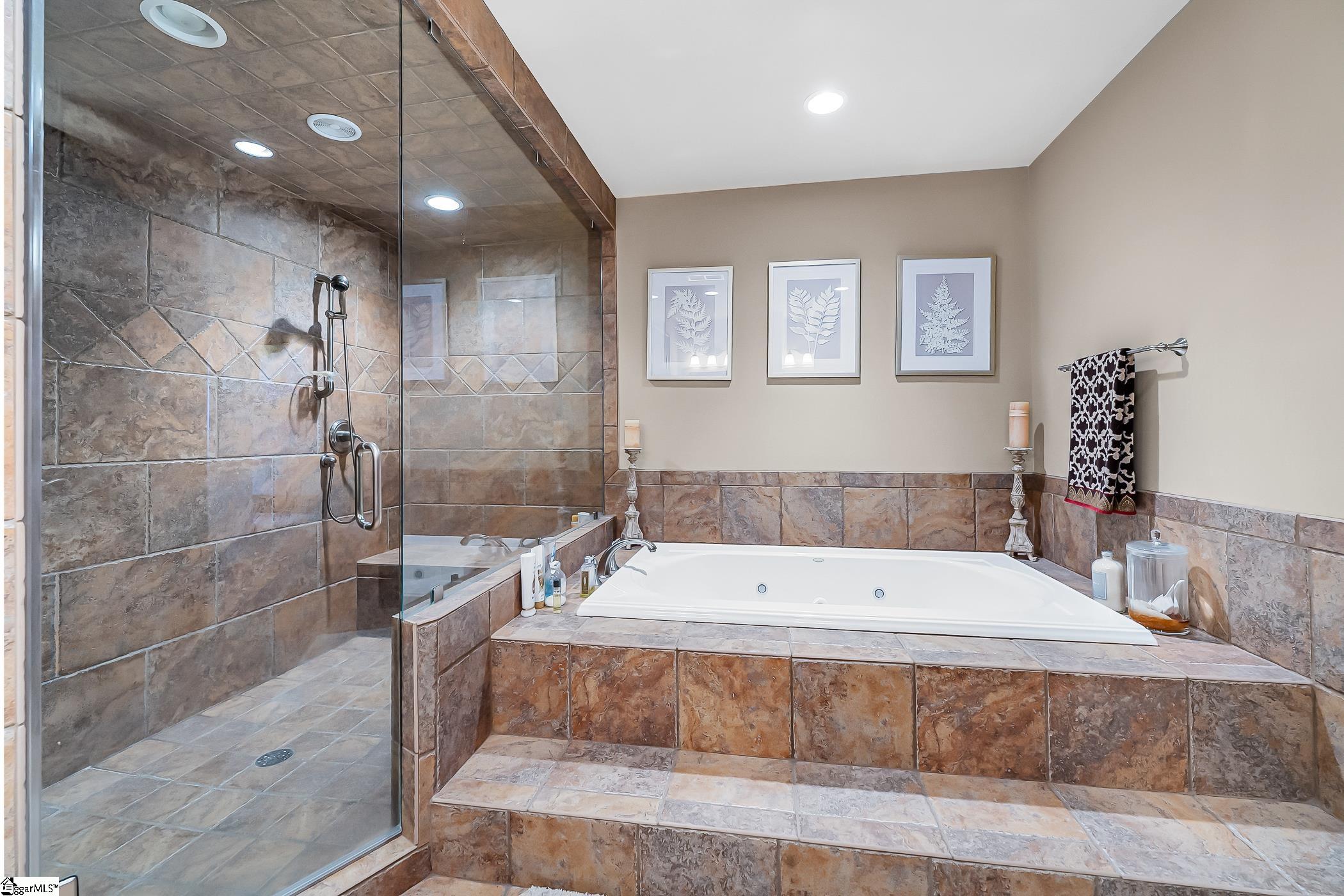 29 High Cliffe Way Landrum, SC 29356