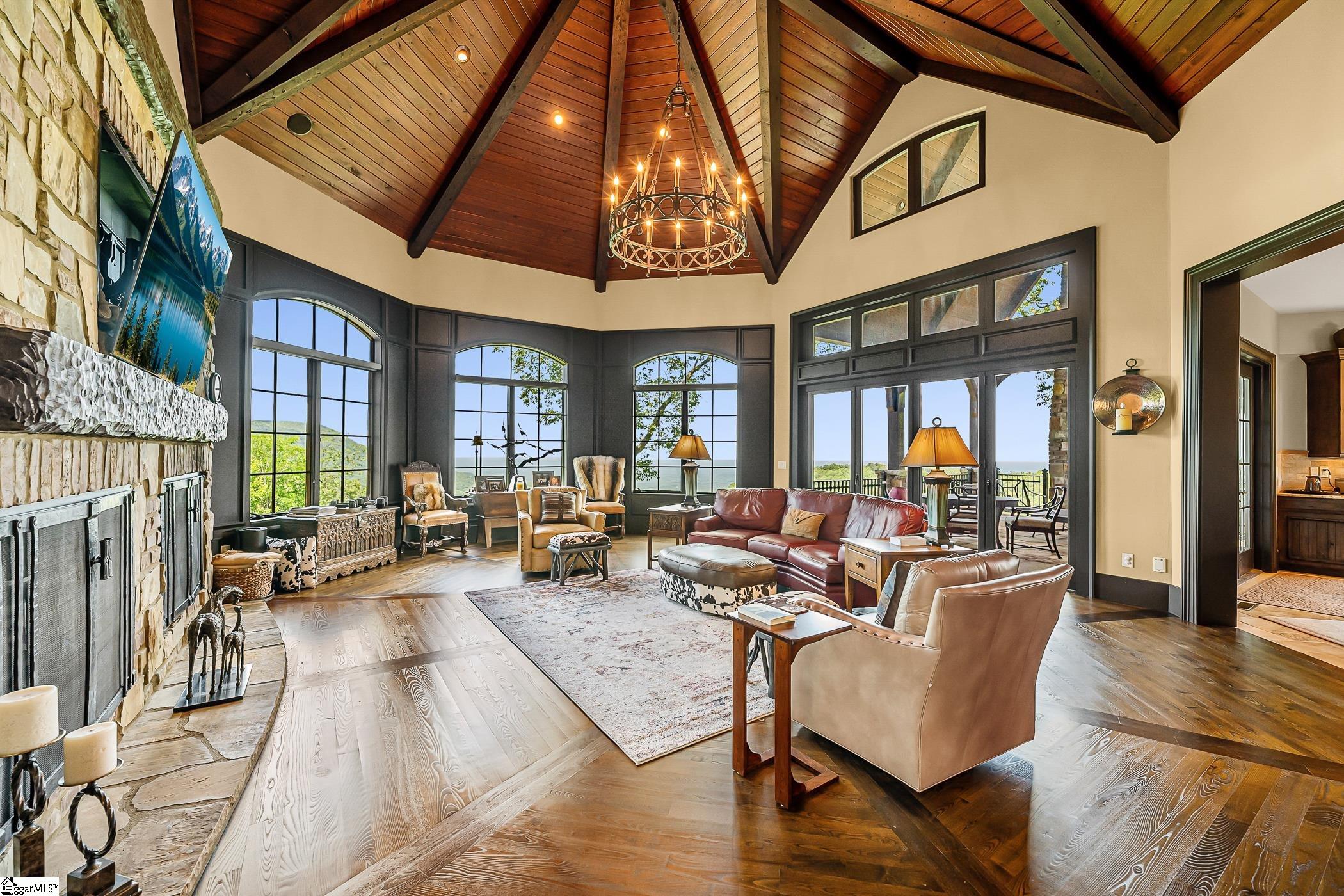 29 High Cliffe Way Landrum, SC 29356