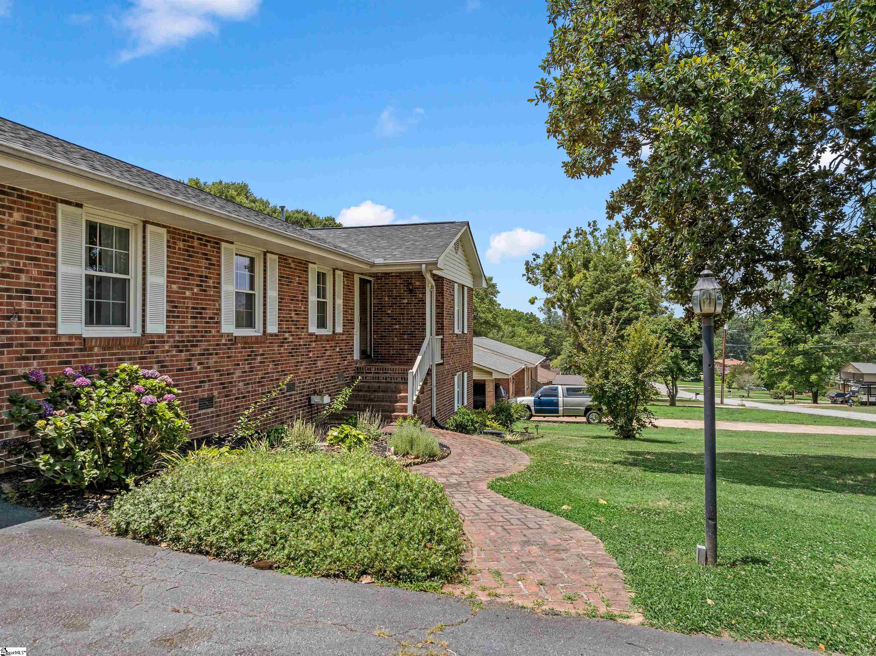 230 Anita Drive Spartanburg, SC 29302
