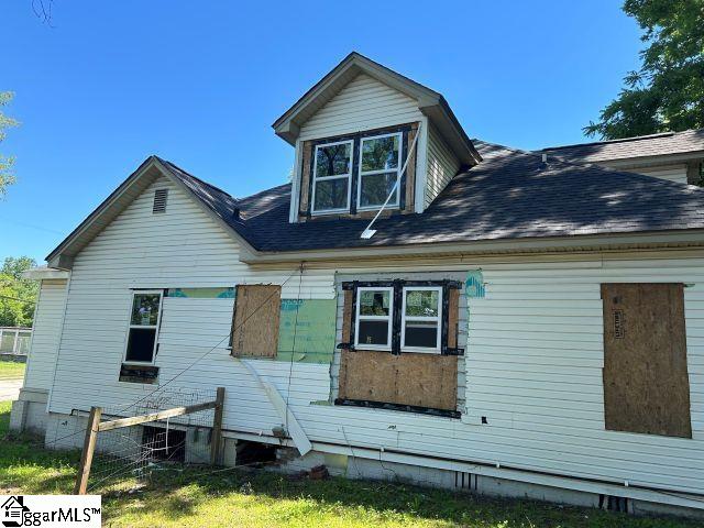 922 N Logan Street Gaffney, SC 29341