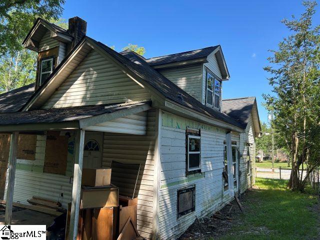 922 N Logan Street Gaffney, SC 29341