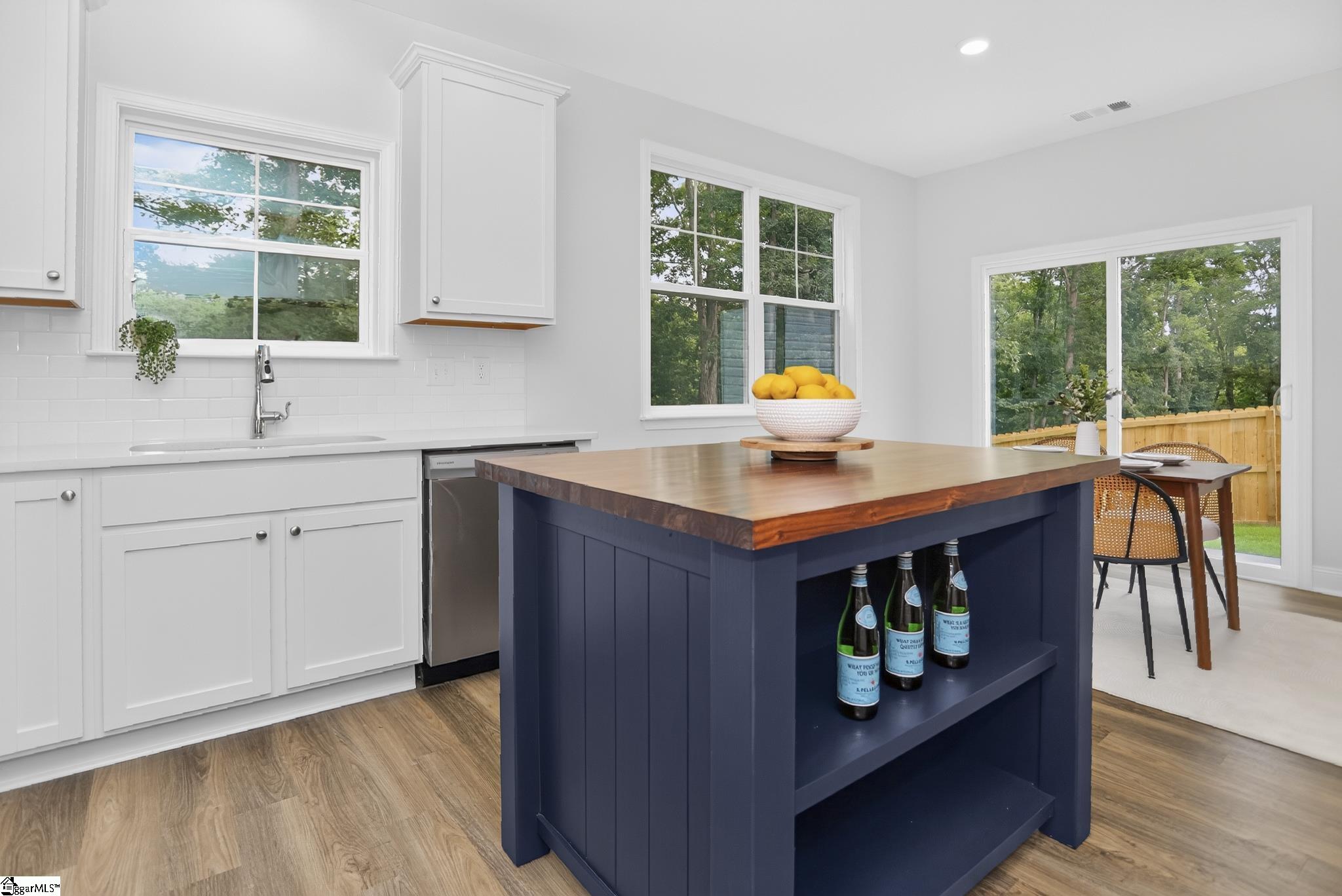 99 Sangamo Drive Greenville, SC 29611