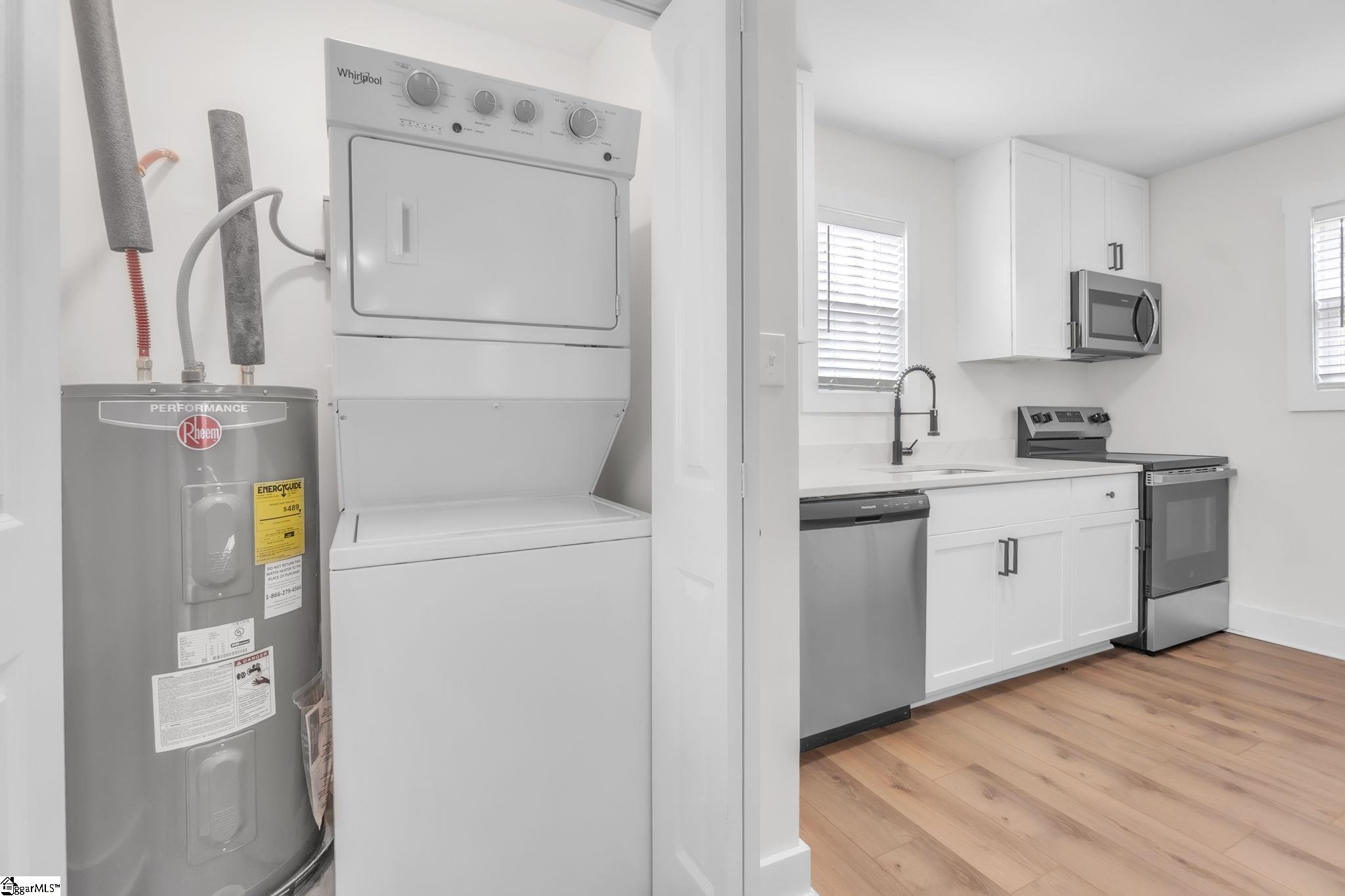 31 Hellams Street Greenville, SC 29611