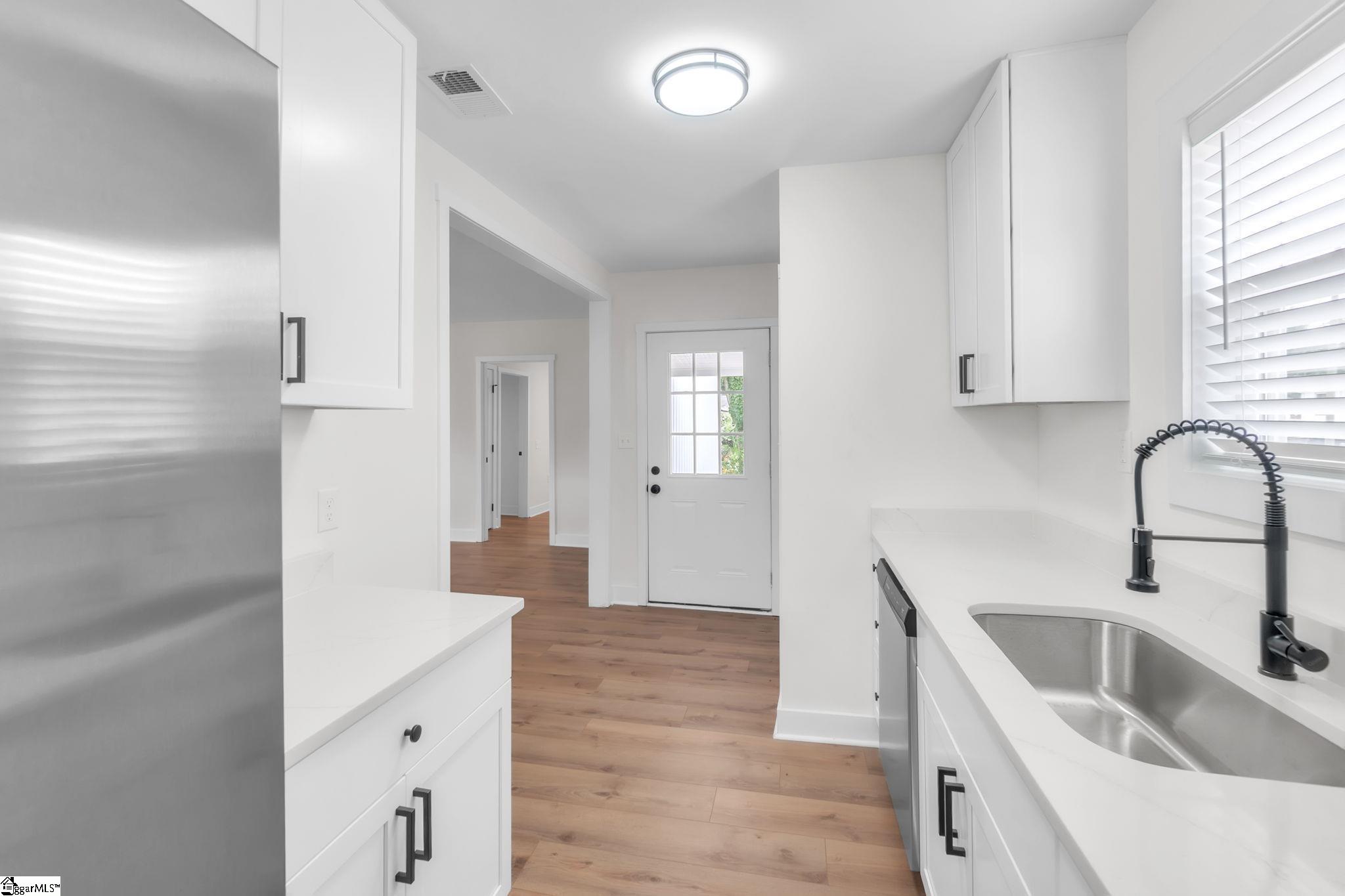 31 Hellams Street Greenville, SC 29611