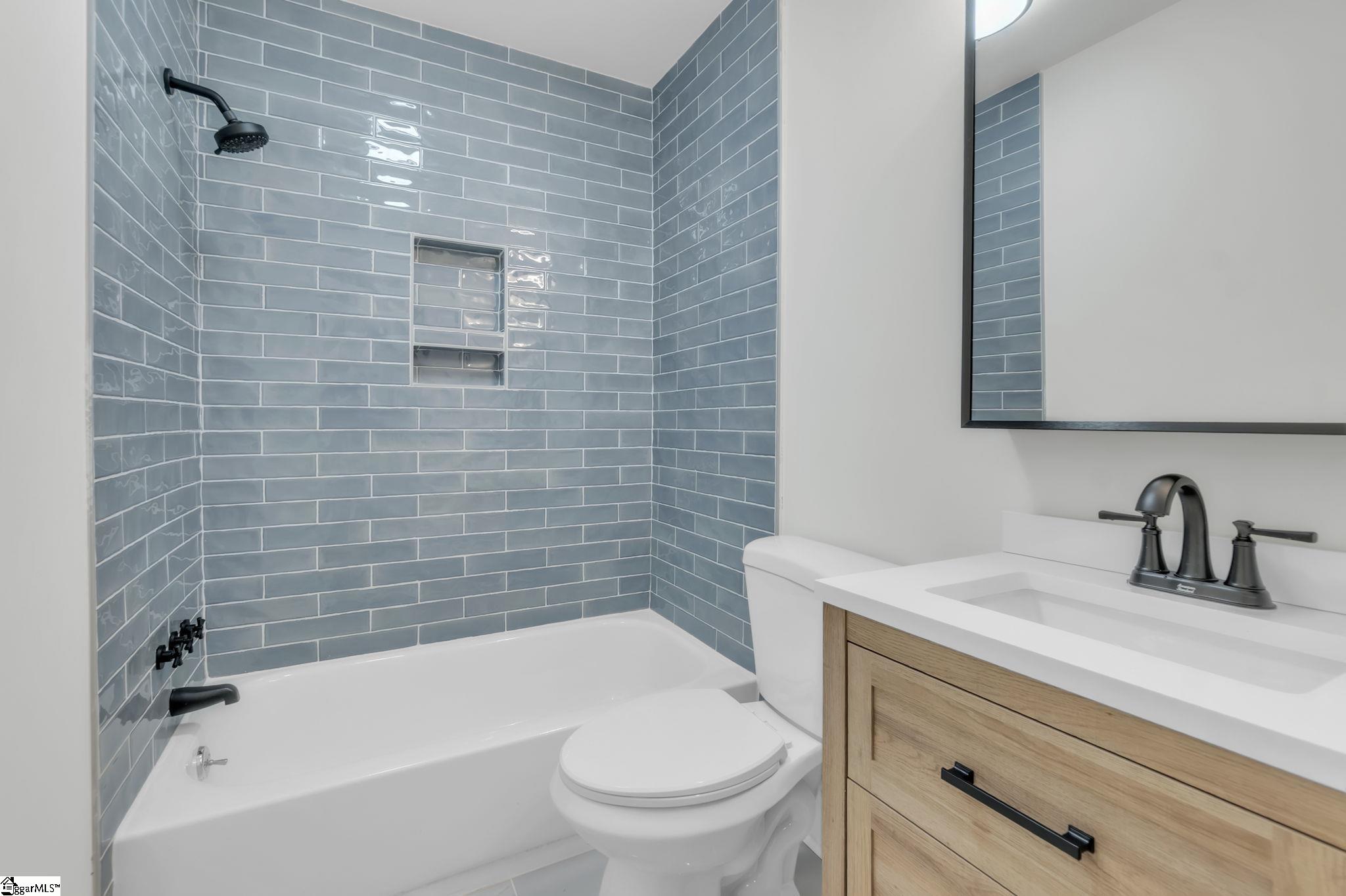 31 Hellams Street Greenville, SC 29611