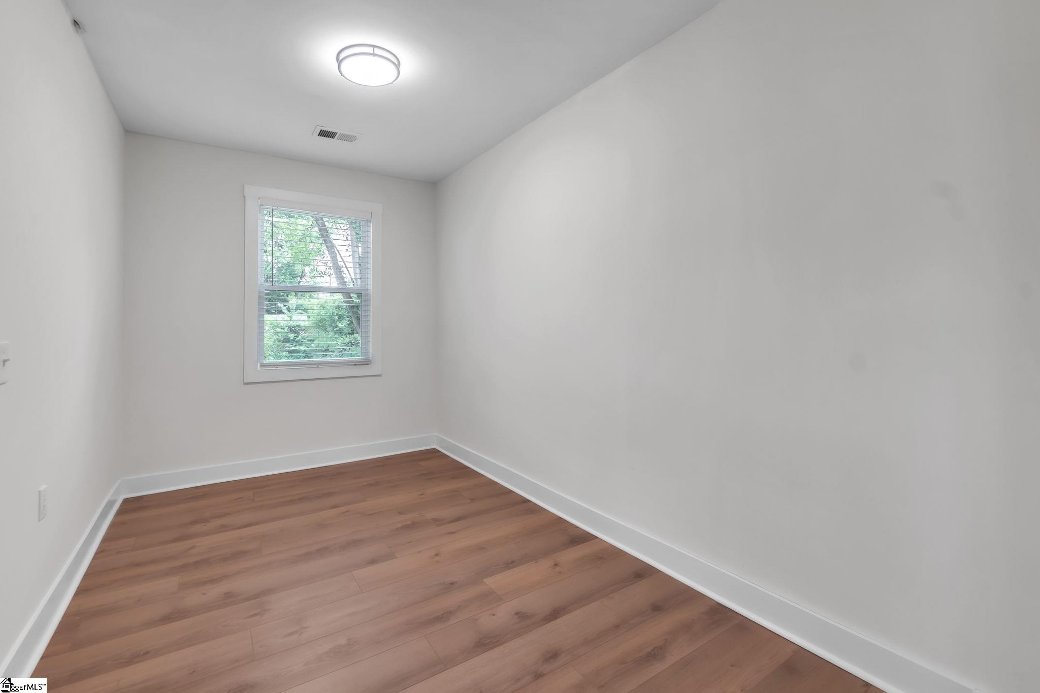 31 Hellams Street Greenville, SC 29611