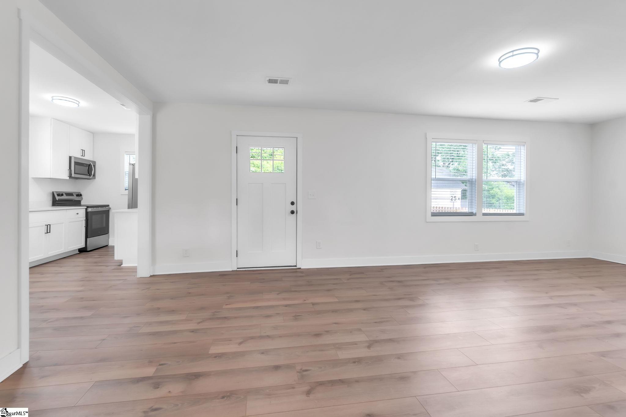 31 Hellams Street Greenville, SC 29611