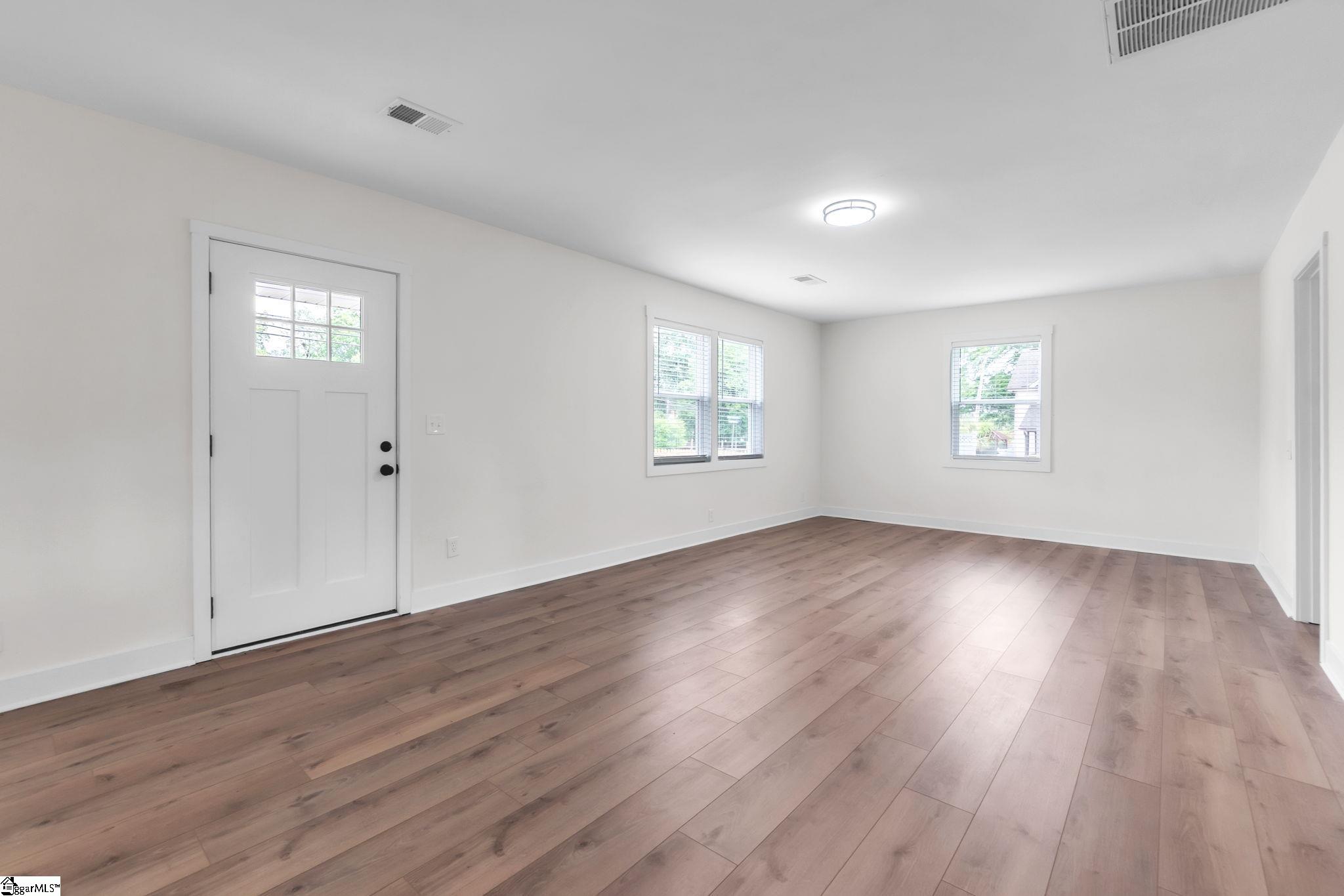 31 Hellams Street Greenville, SC 29611