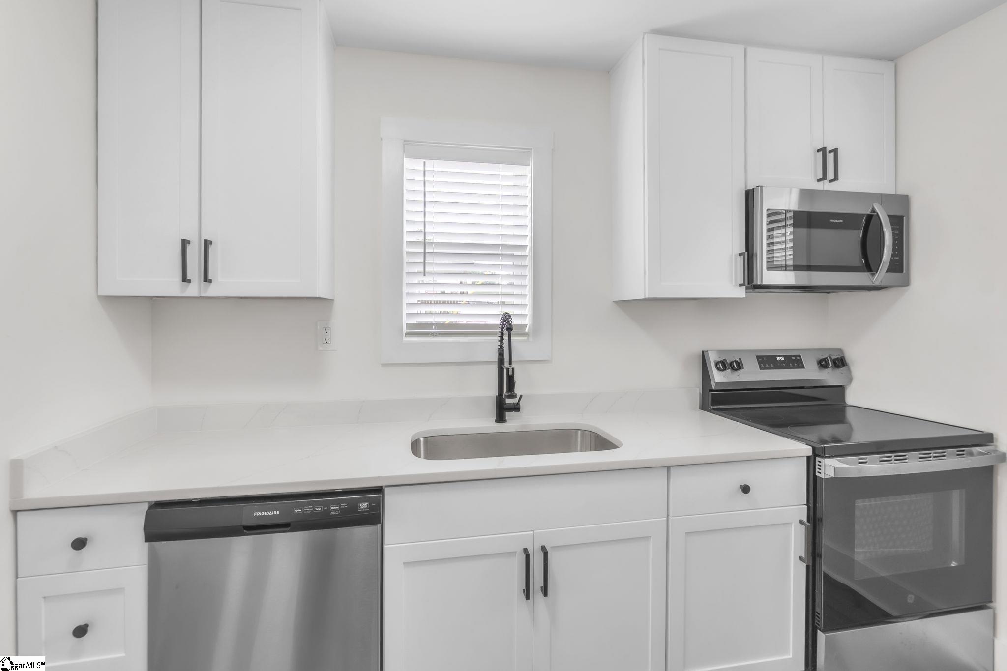31 Hellams Street Greenville, SC 29611