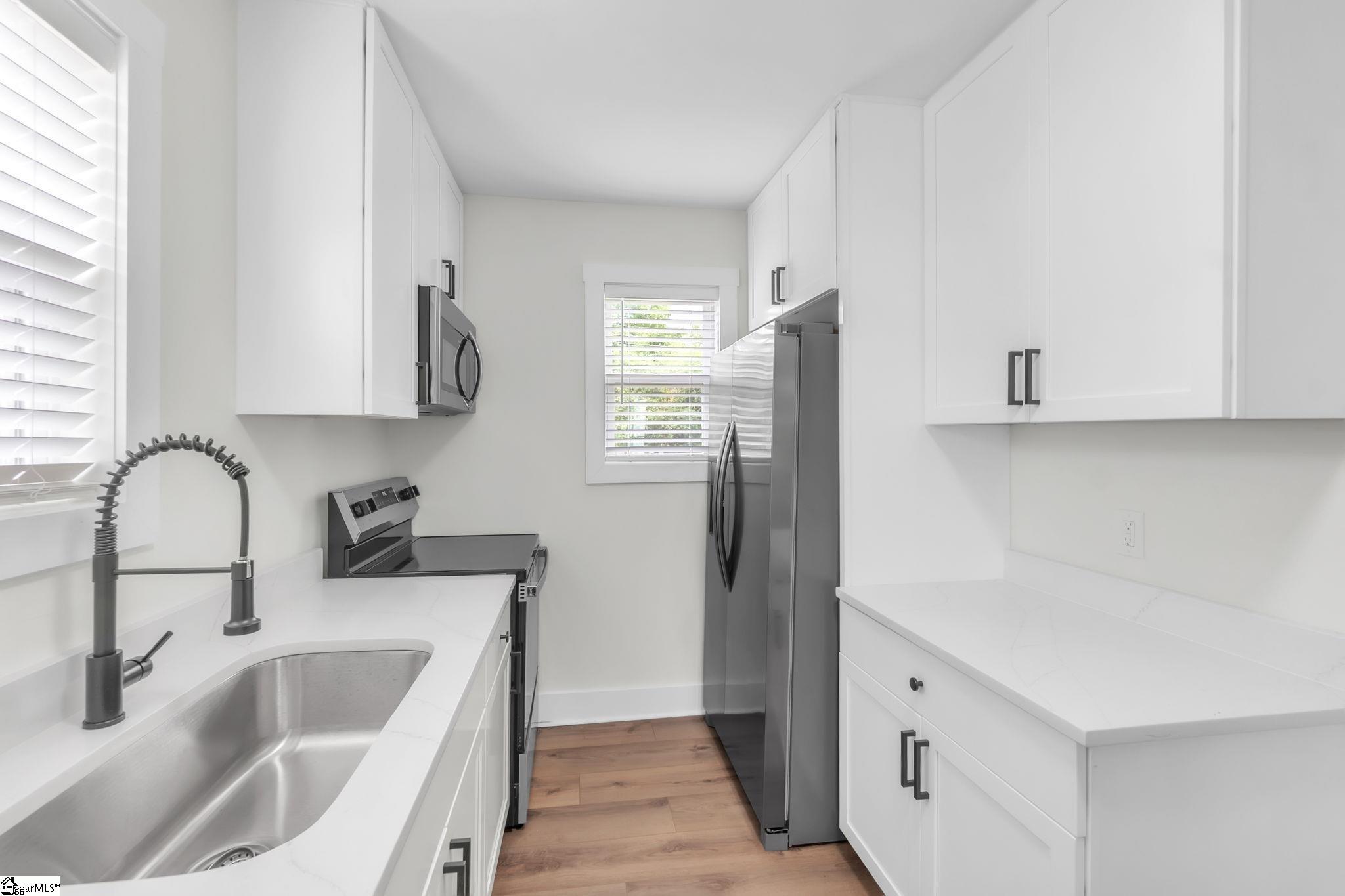 31 Hellams Street Greenville, SC 29611