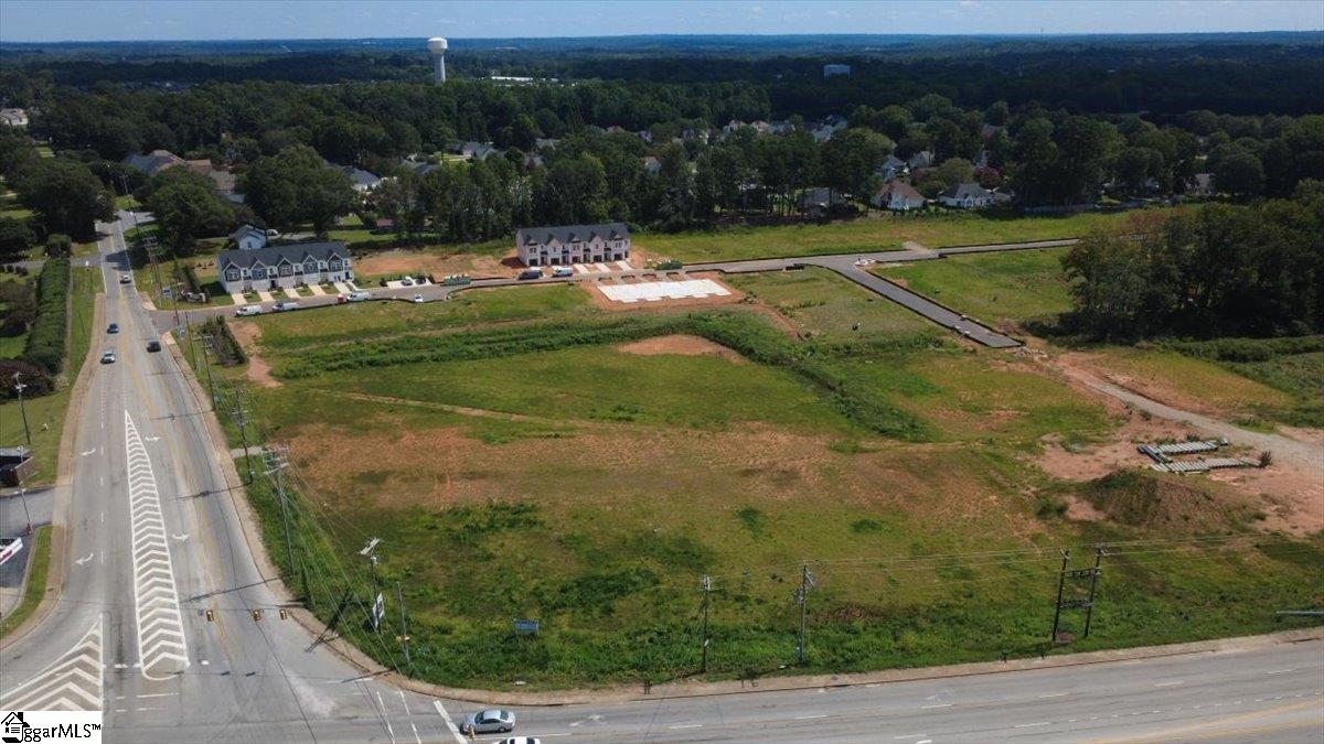2061 Hillman Way Roebuck, SC 29376