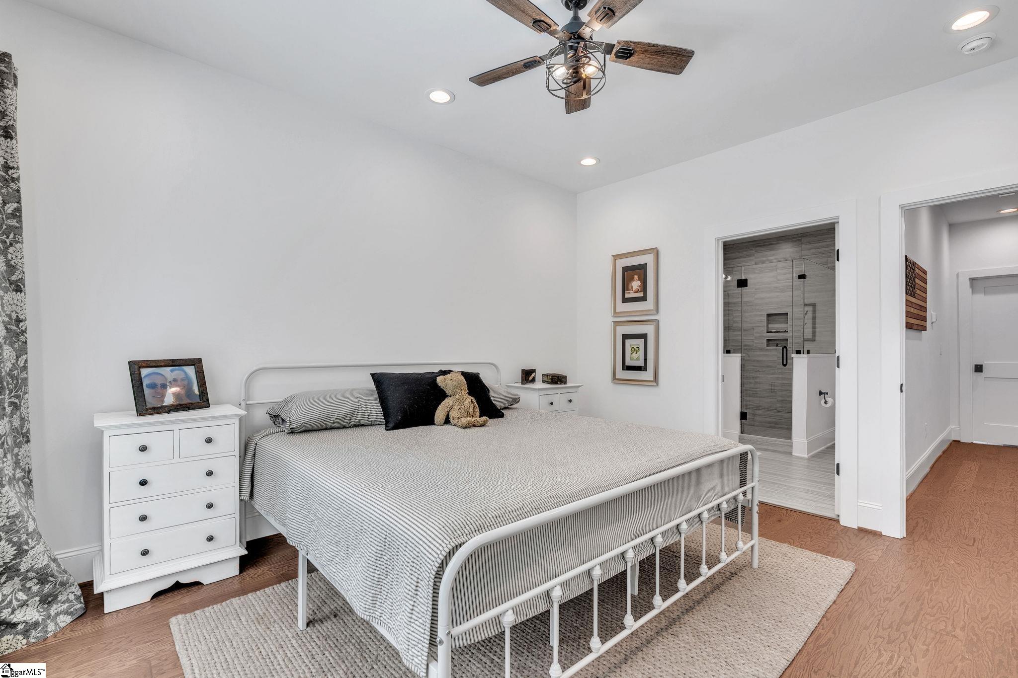 21 Conwell Street Greenville, SC 29601