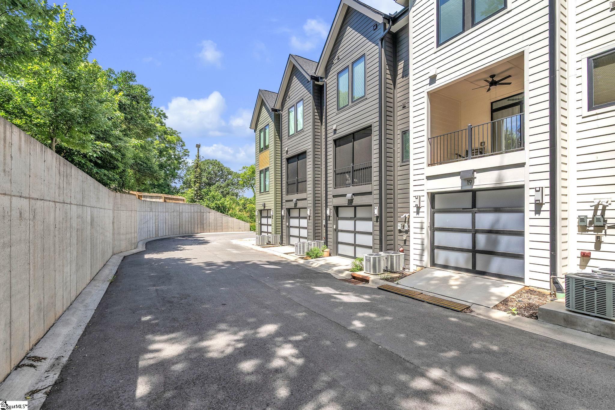 21 Conwell Street Greenville, SC 29601